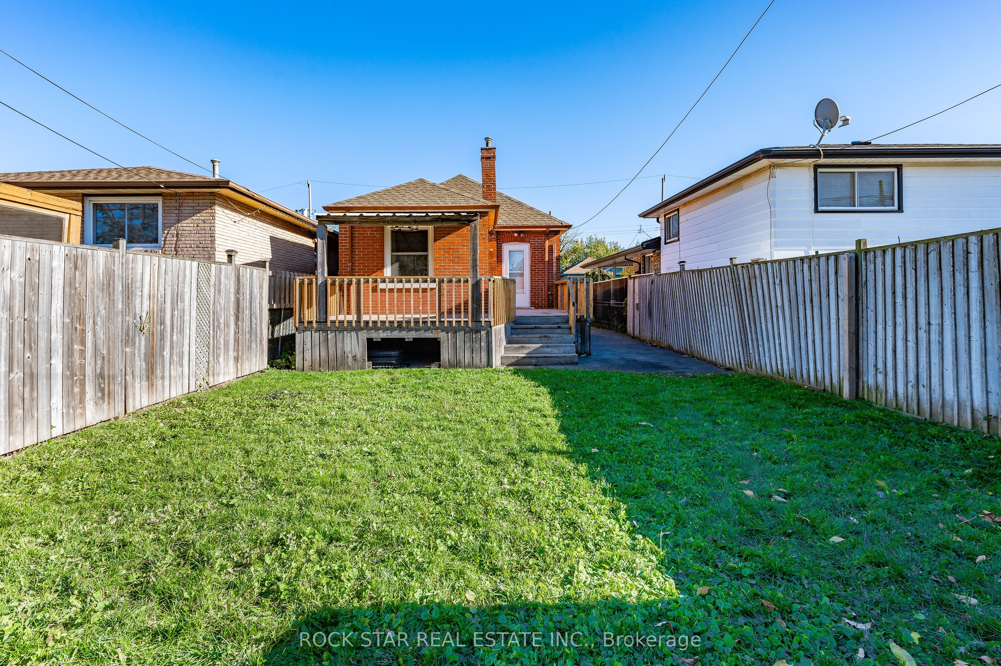 257 Tragina Avenue N Property Photo 19