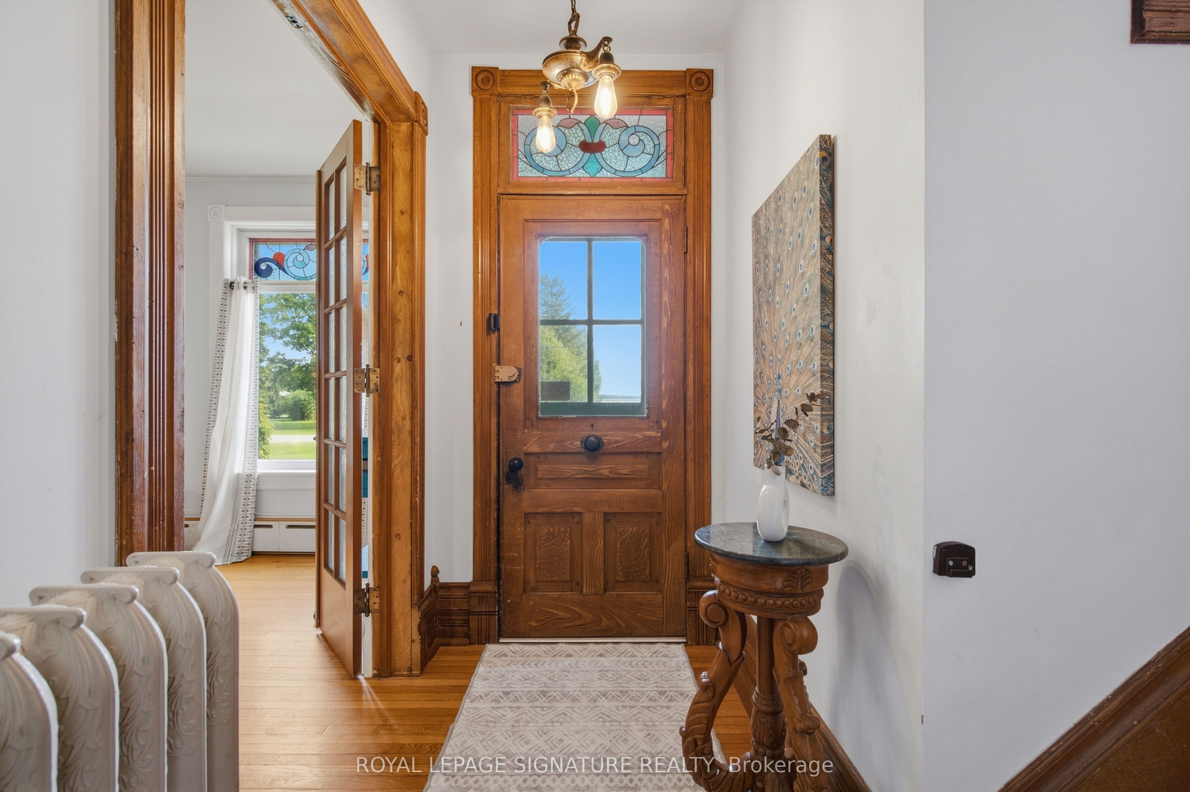 136 King Street S Property Photo 4