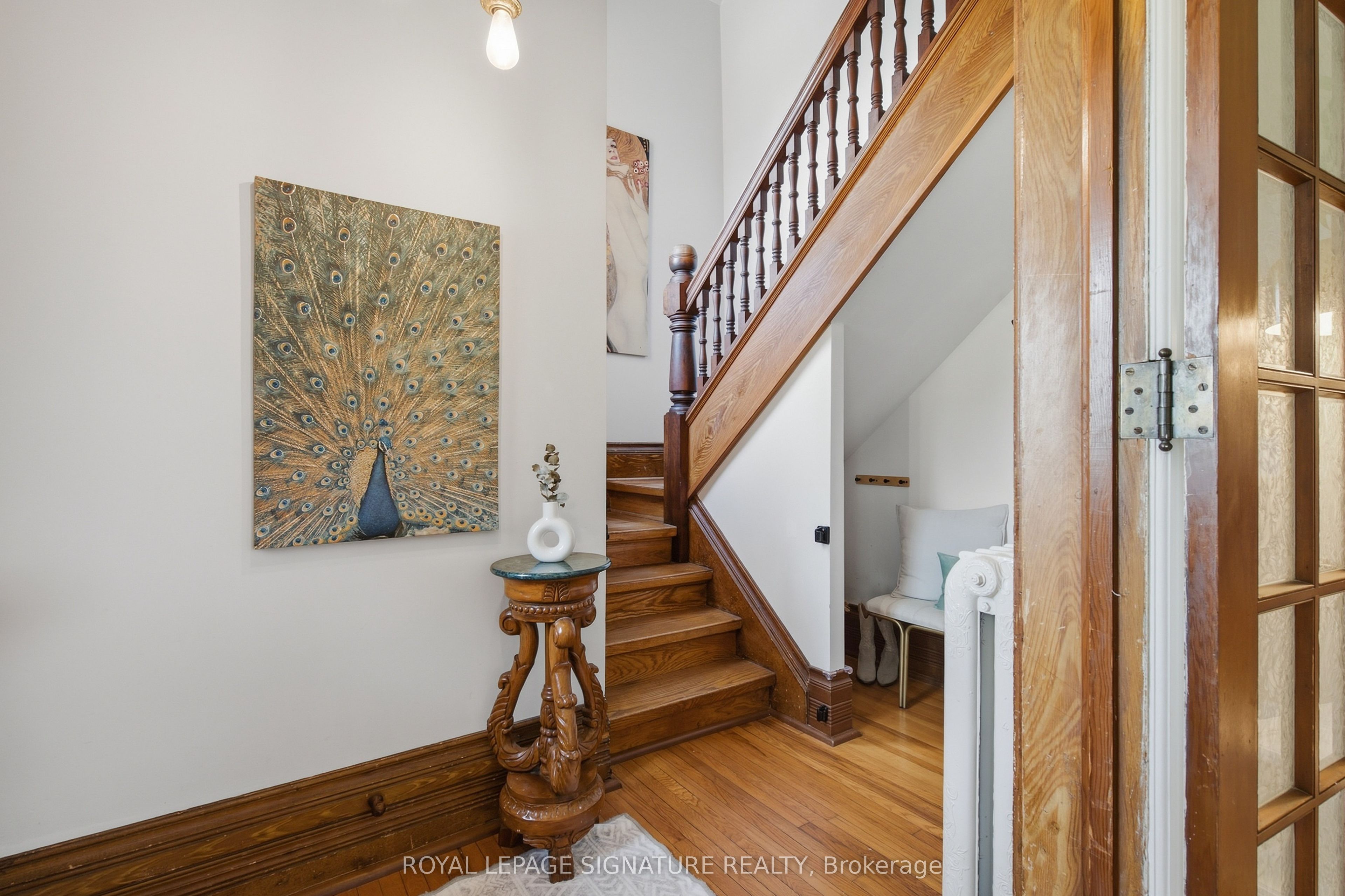 136 King Street S Property Photo 5