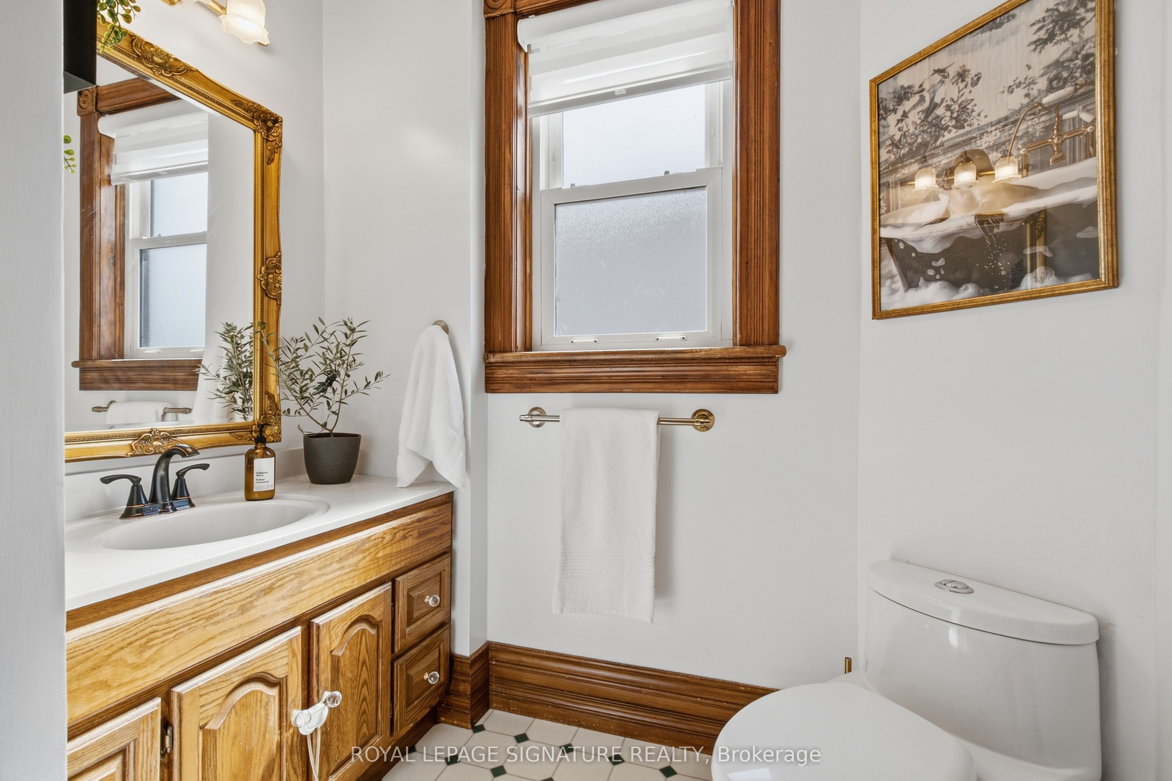 136 King Street S Property Photo 17