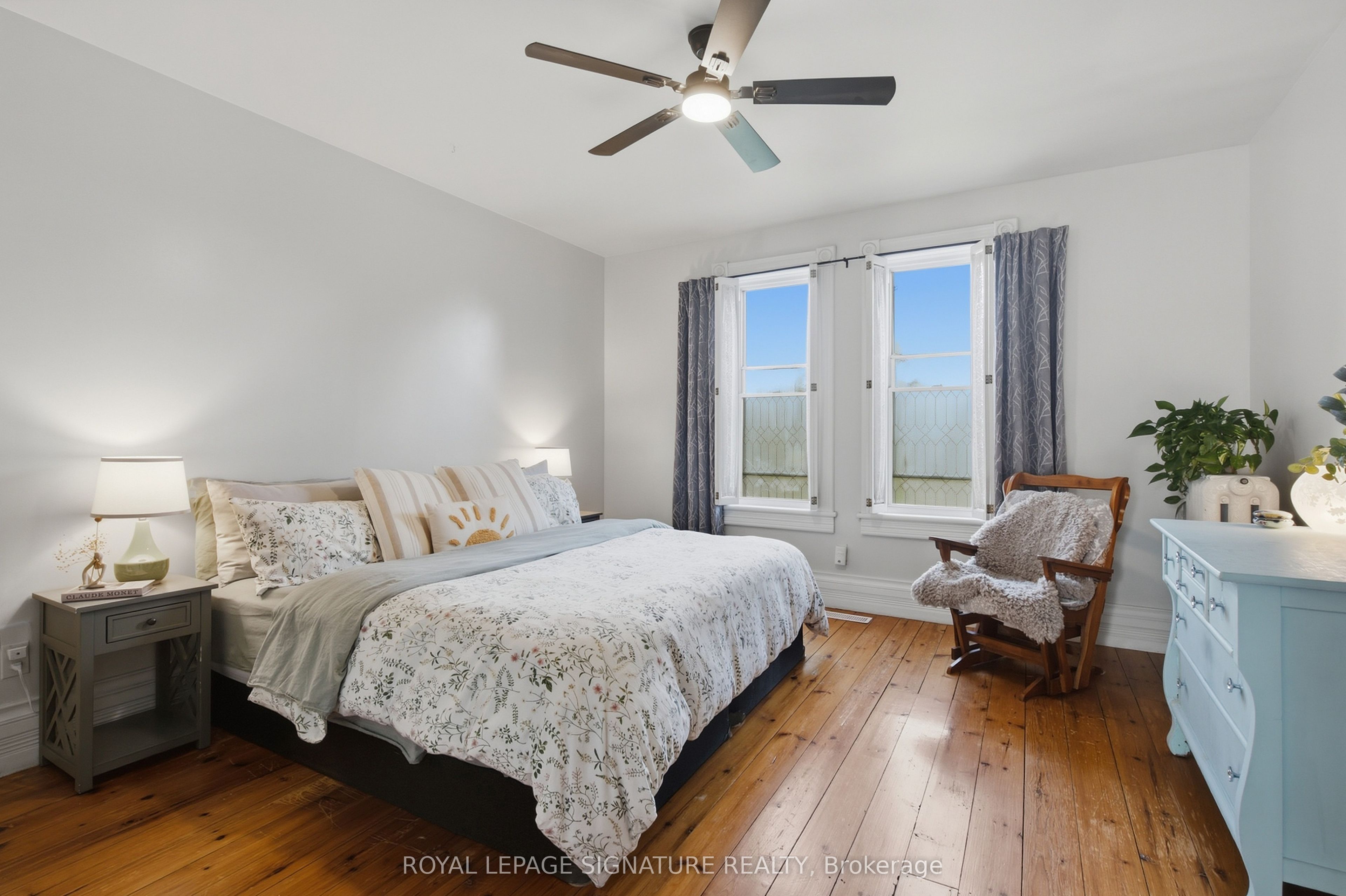 136 King Street S Property Photo 18
