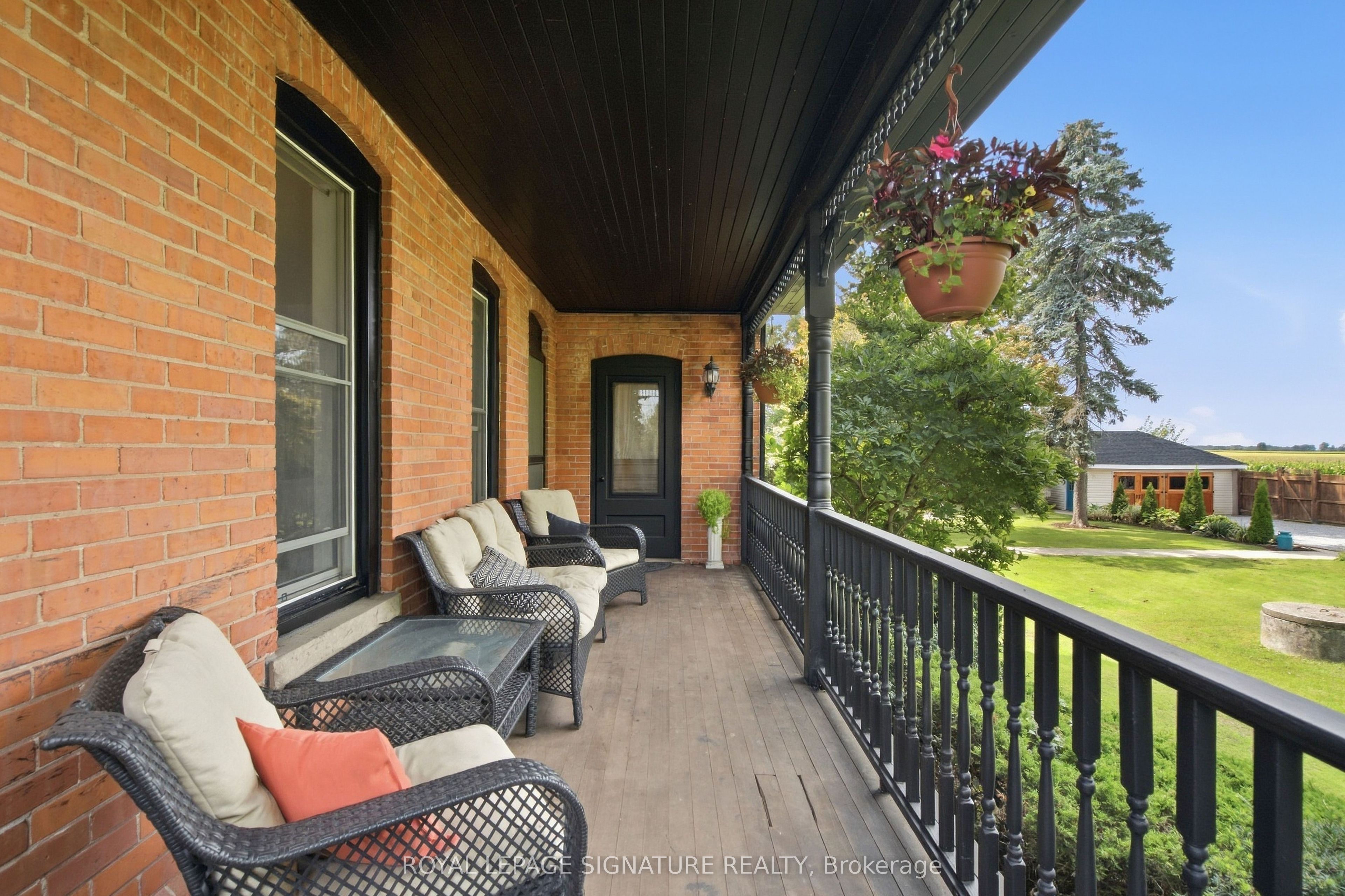 136 King Street S Property Photo 27