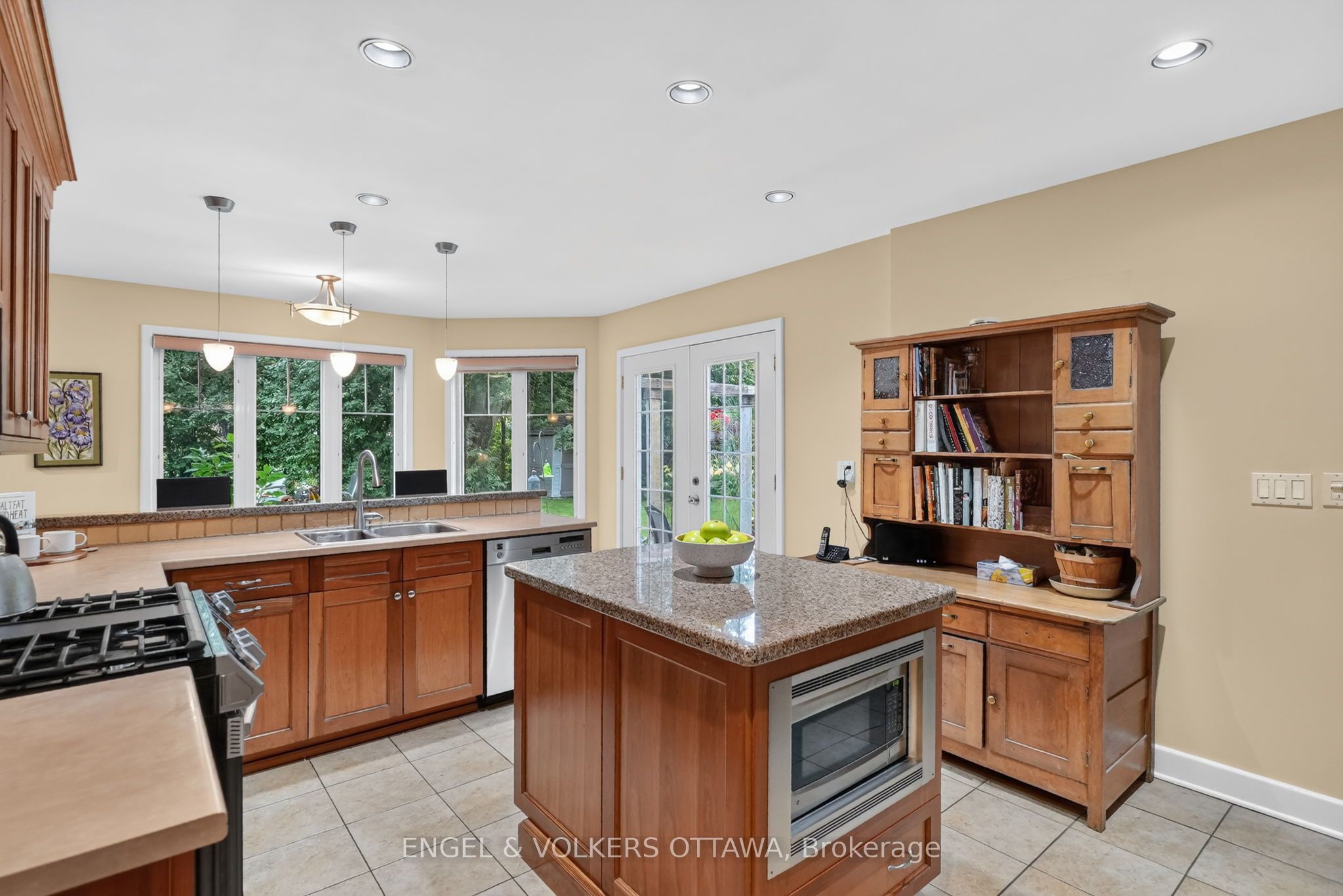 250 Faircrest Road Property Photo 11