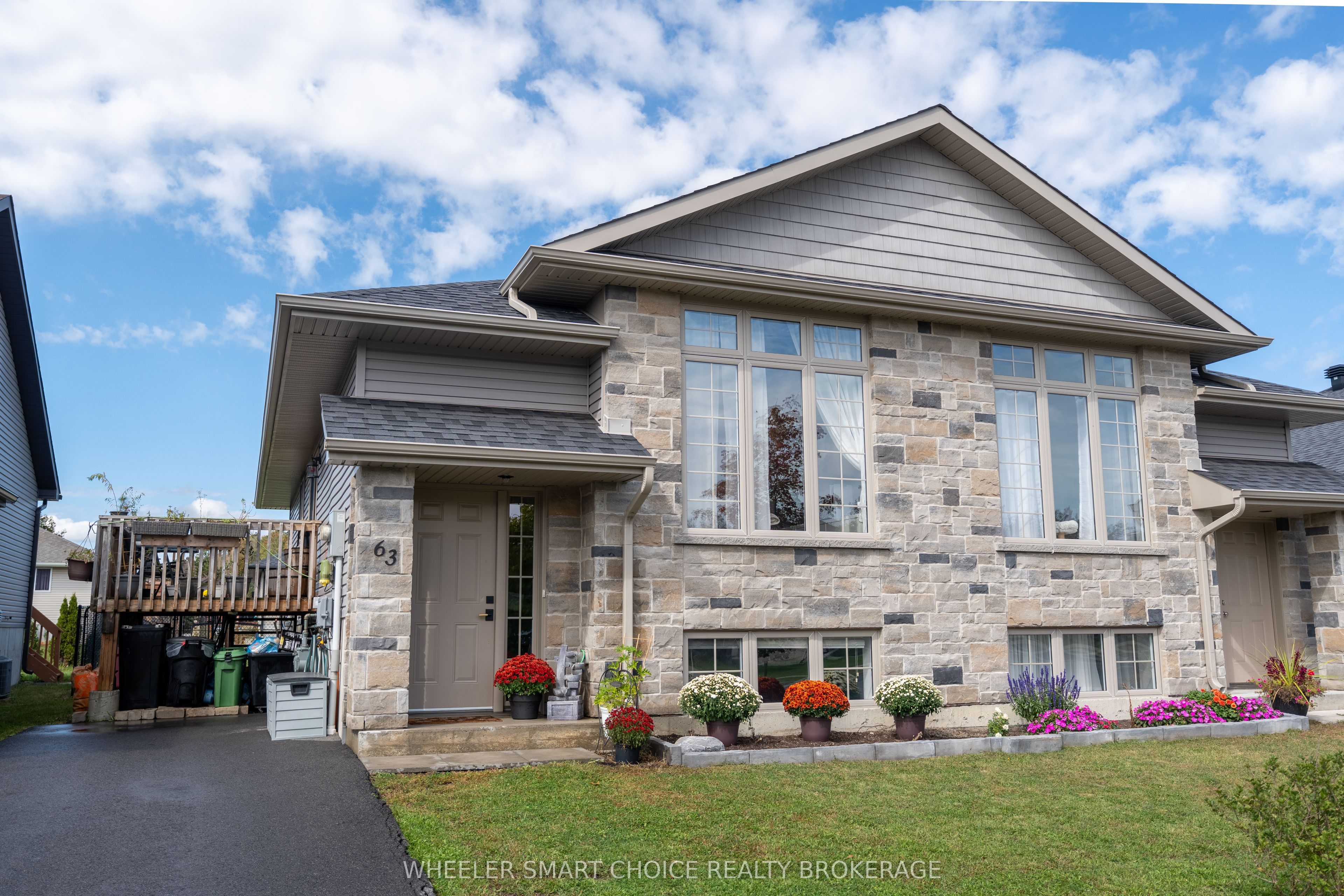 63 Mercier Avenue E Property Photo 1