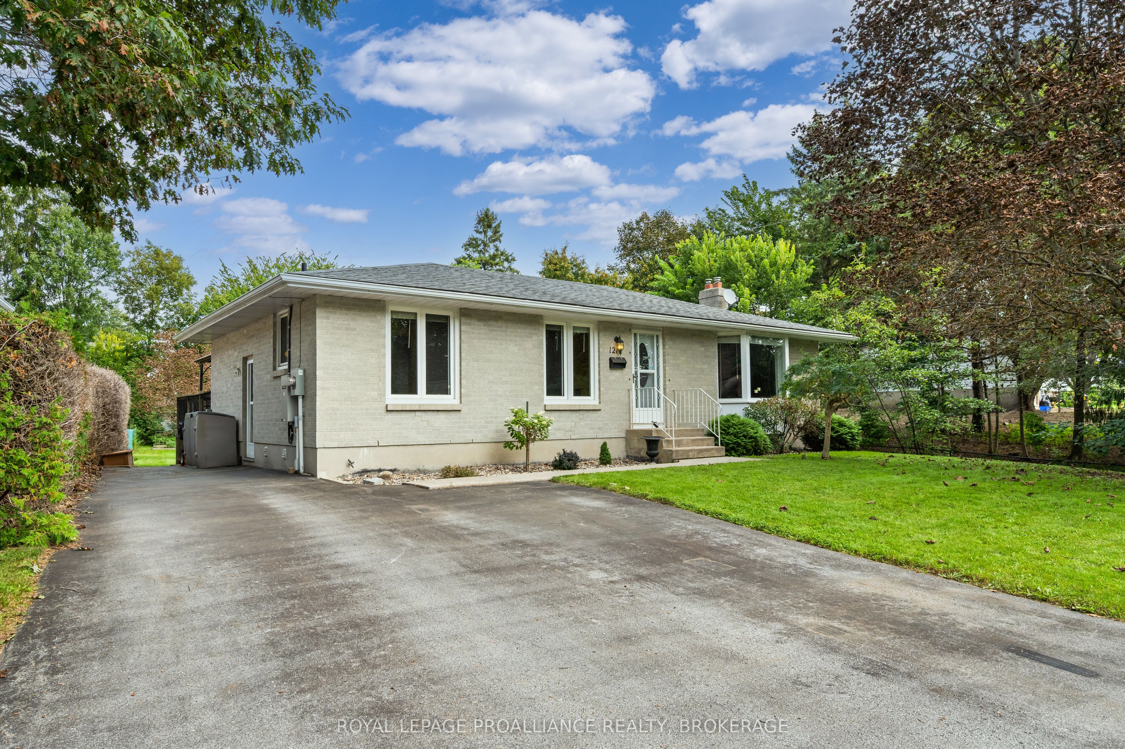 1212 Prince Charles Drive Property Photo 3
