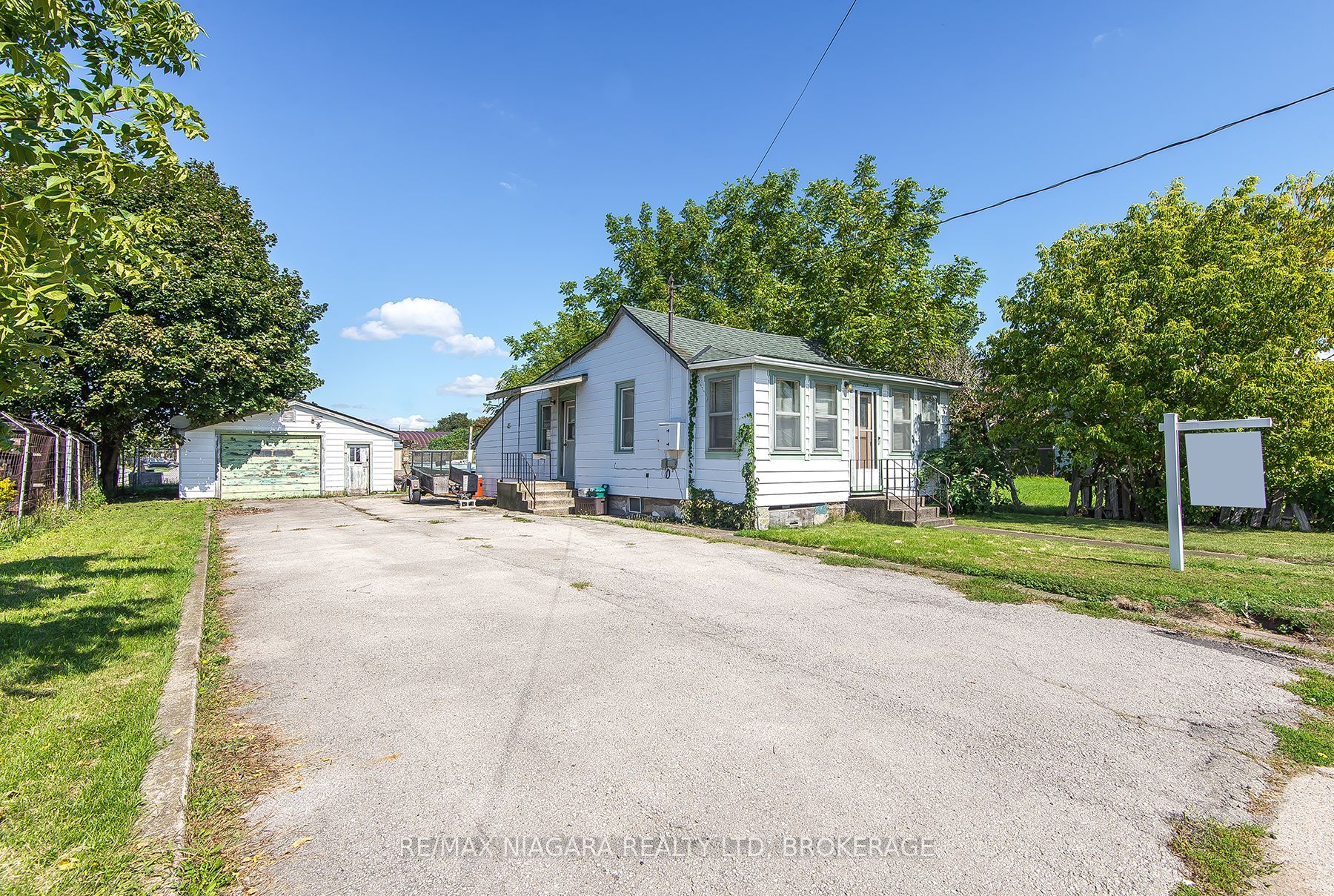 220 Fraser Street Property Photo 1
