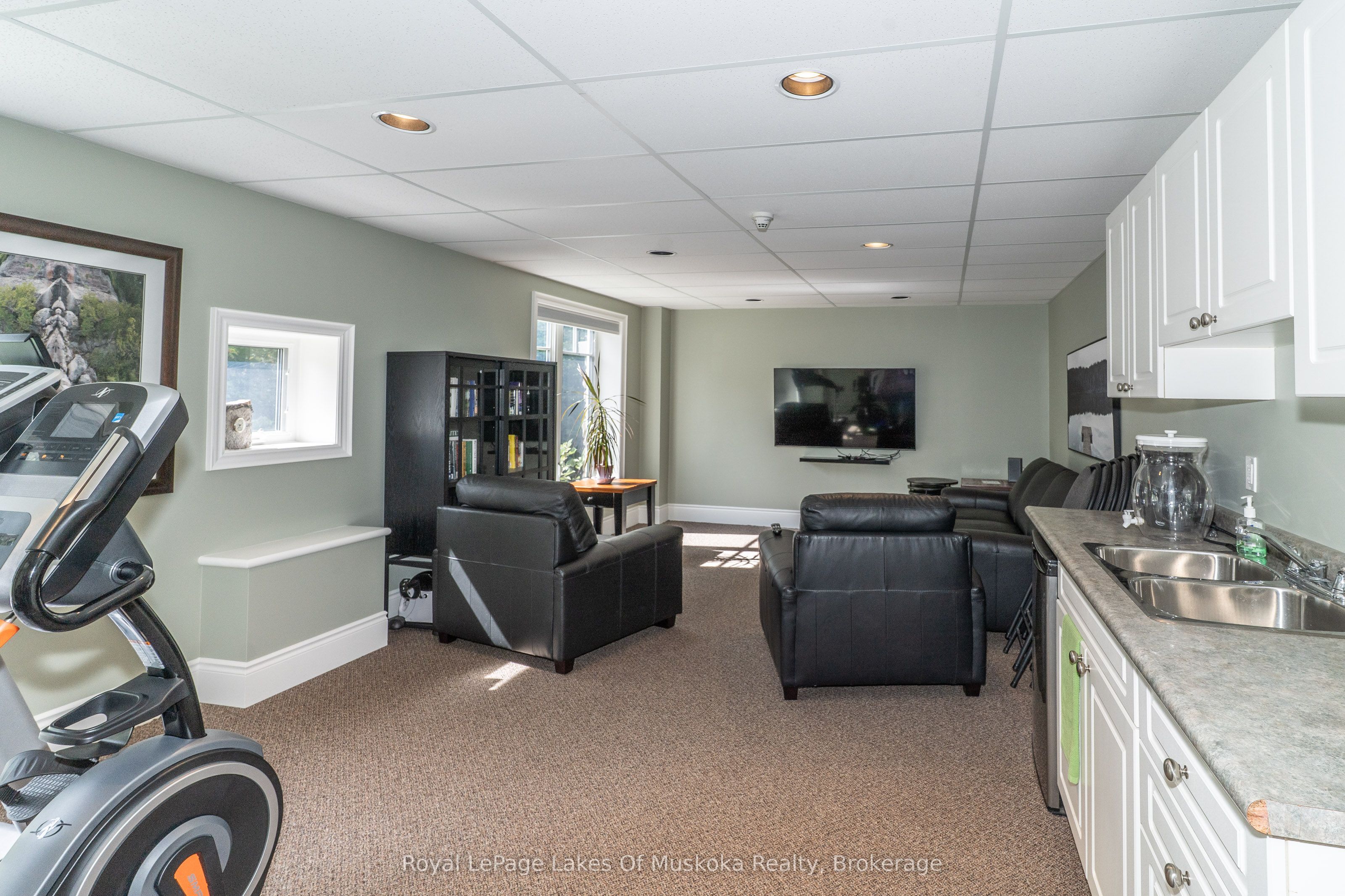 391 James Street W 403 Property Photo 6