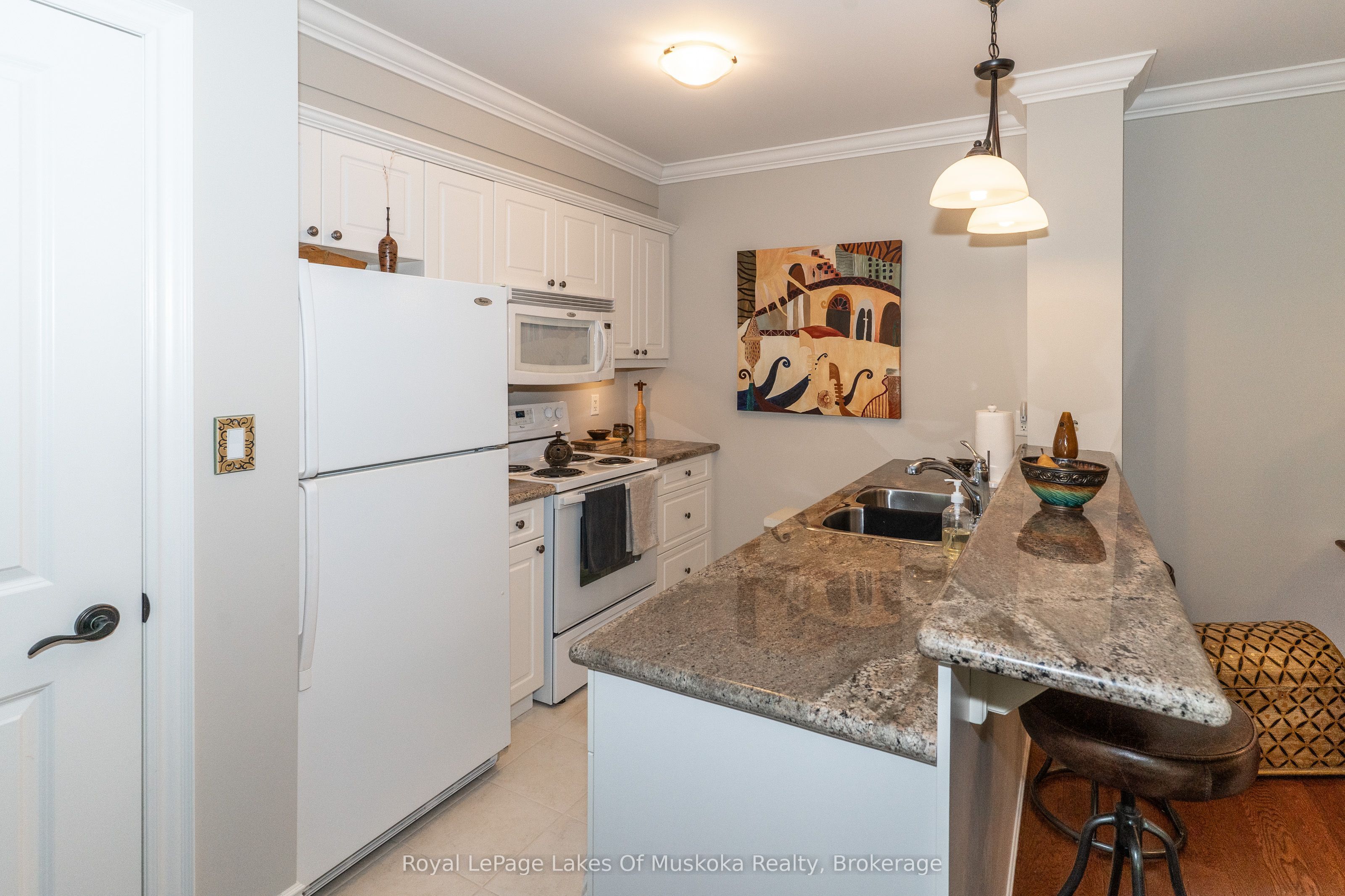 391 James Street W 403 Property Photo 14