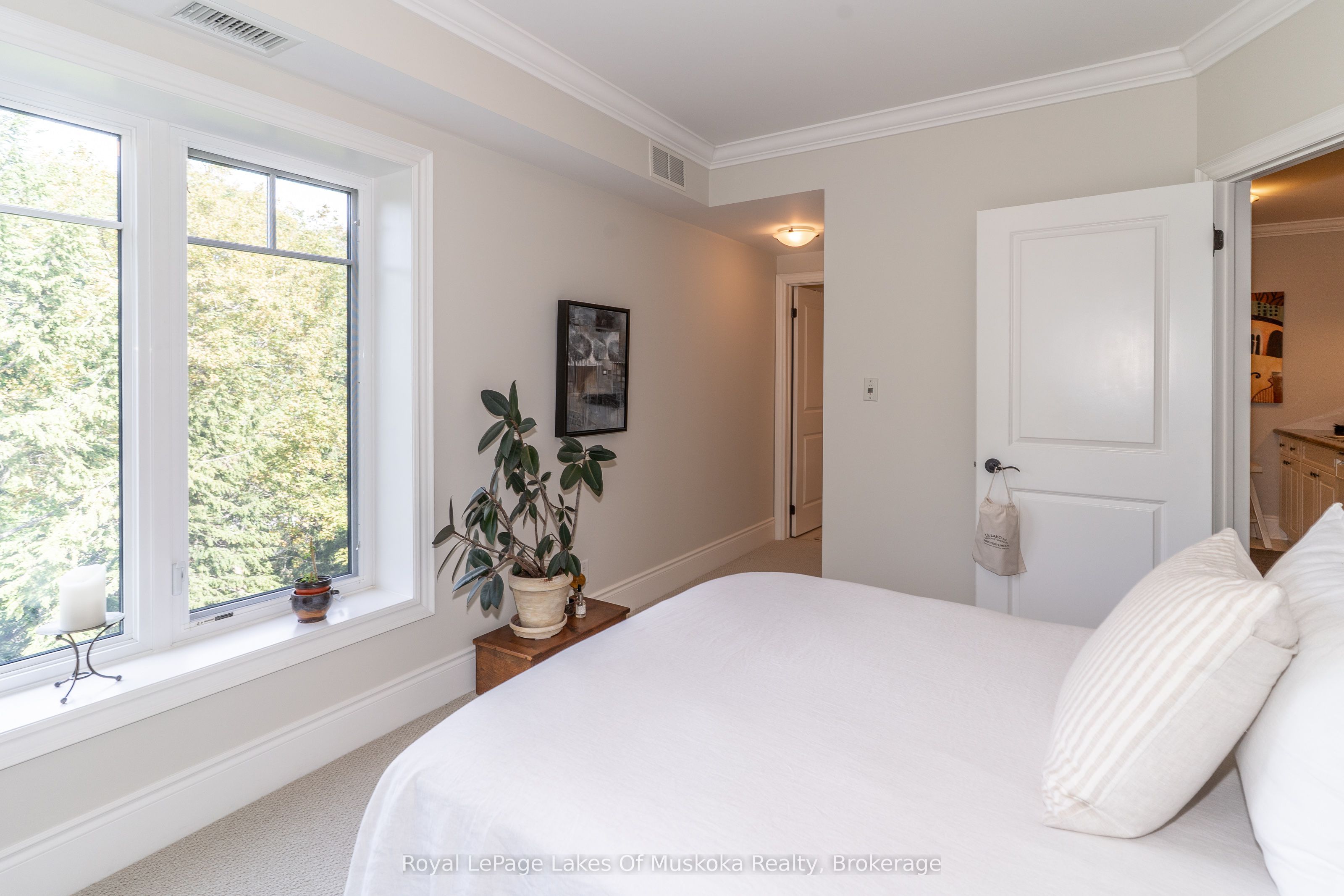 391 James Street W 403 Property Photo 25