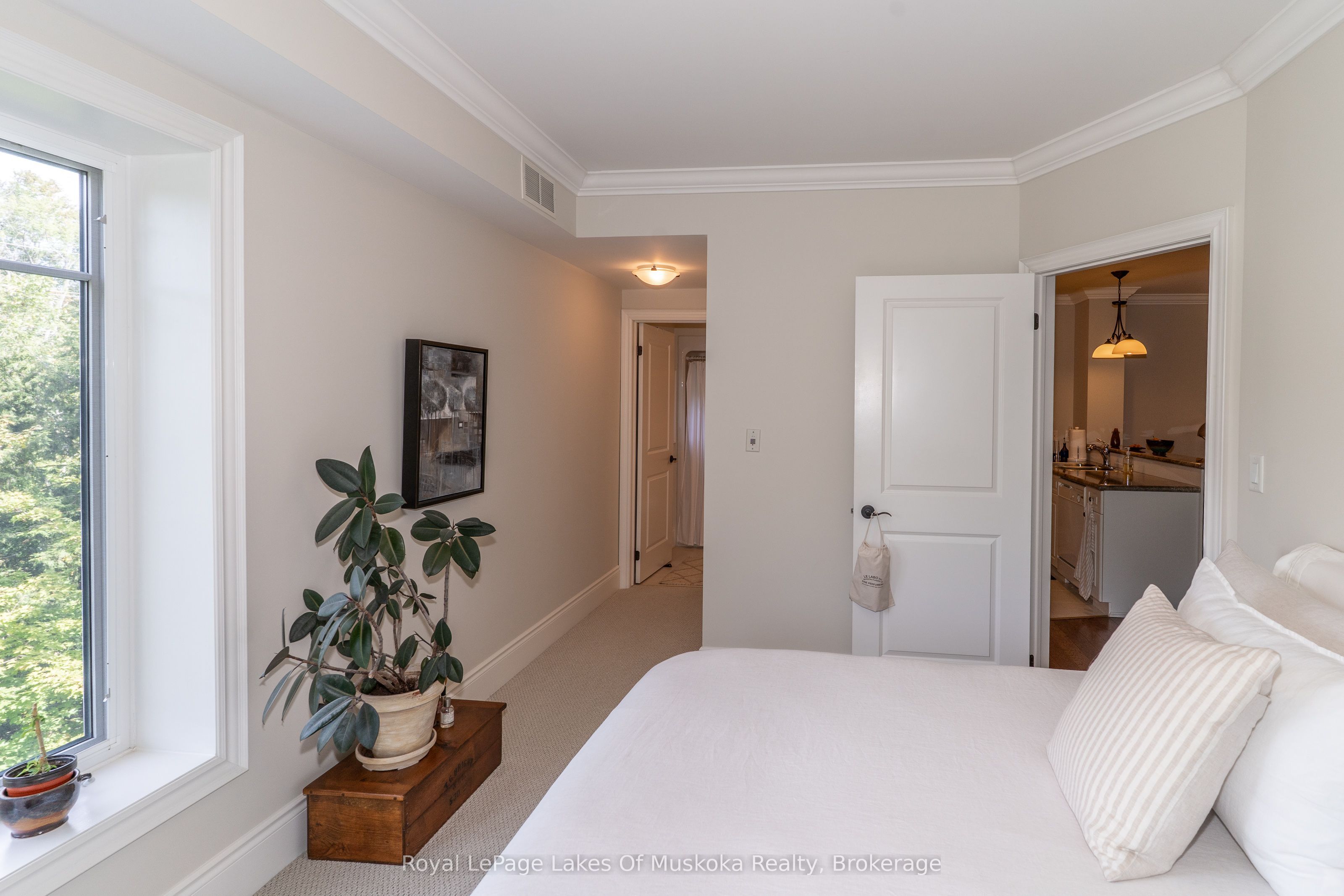 391 James Street W 403 Property Photo 26