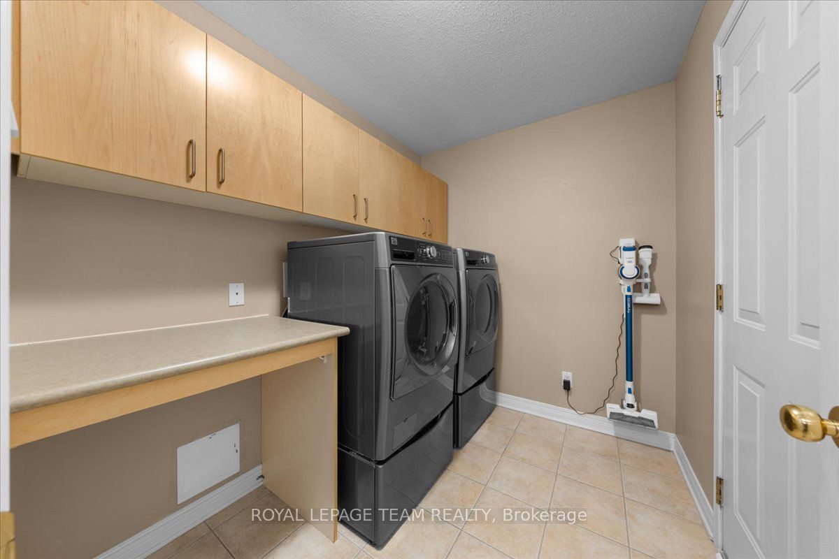 6 Amberlakes Drive Property Photo 20
