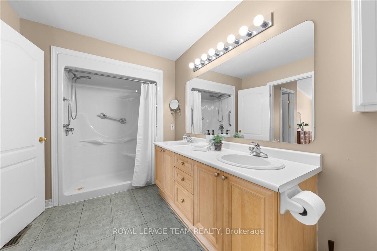 6 Amberlakes Drive Property Photo 26