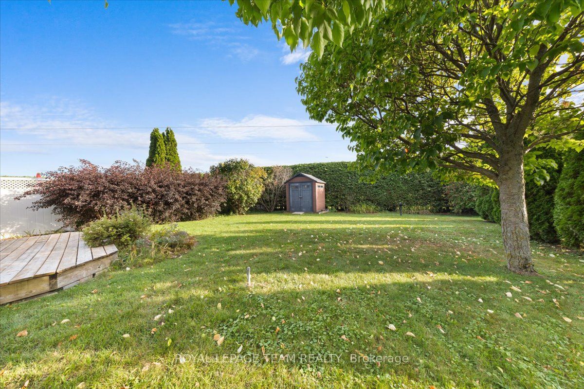 6 Amberlakes Drive Property Photo 32