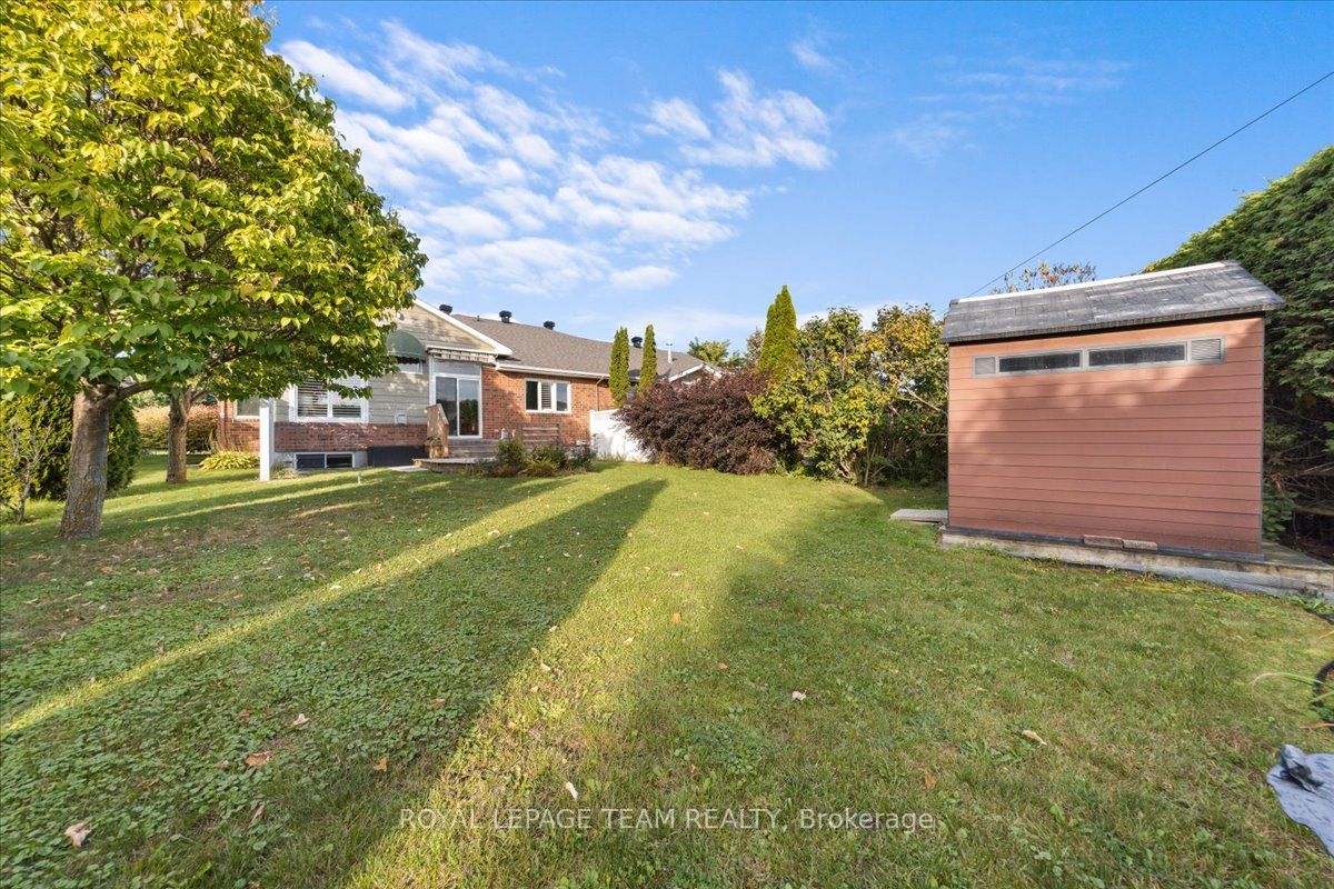 6 Amberlakes Drive Property Photo 33
