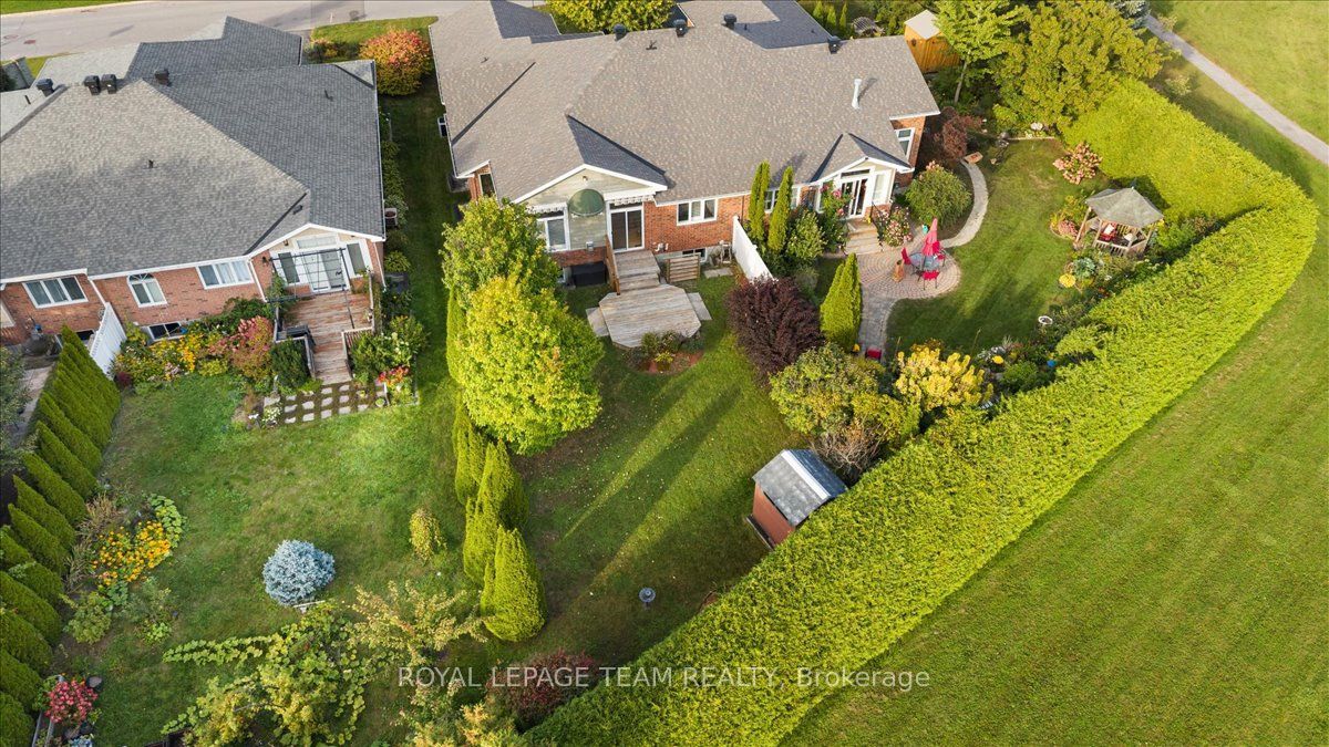 6 Amberlakes Drive Property Photo 37