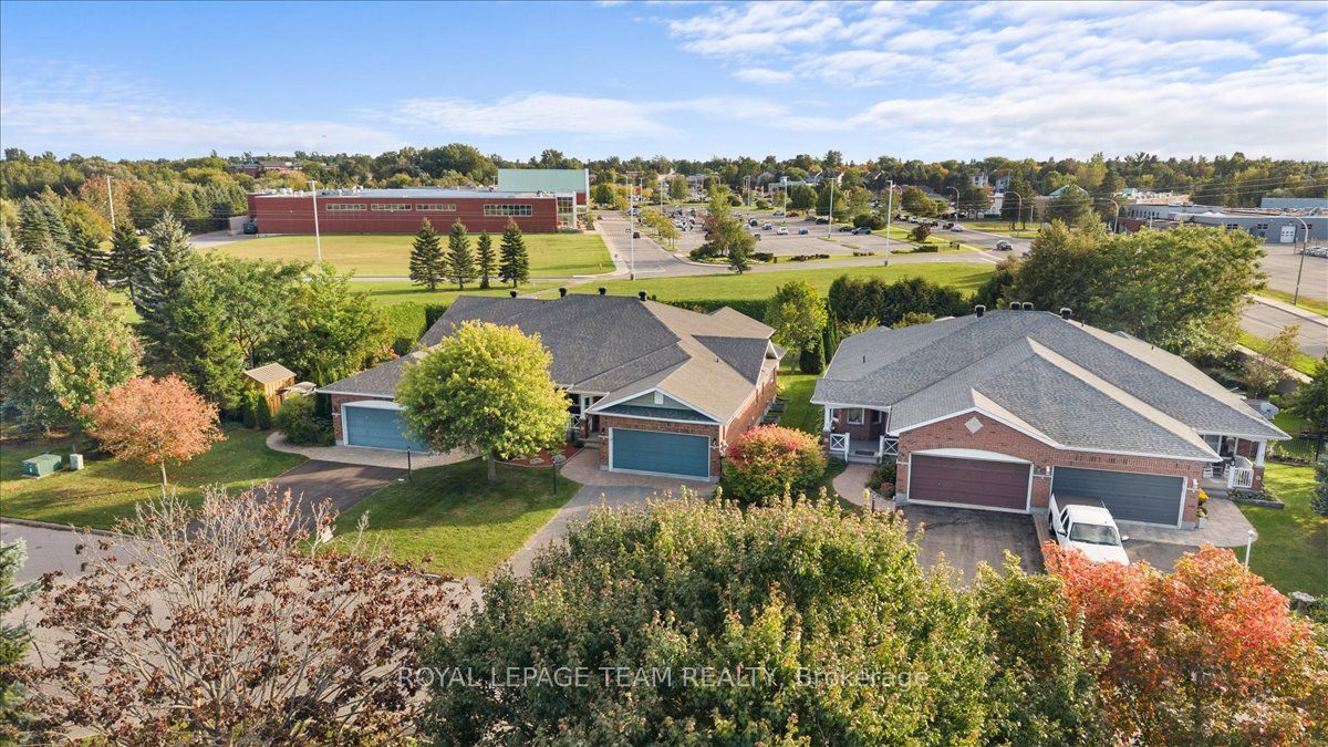 6 Amberlakes Drive Property Photo 38