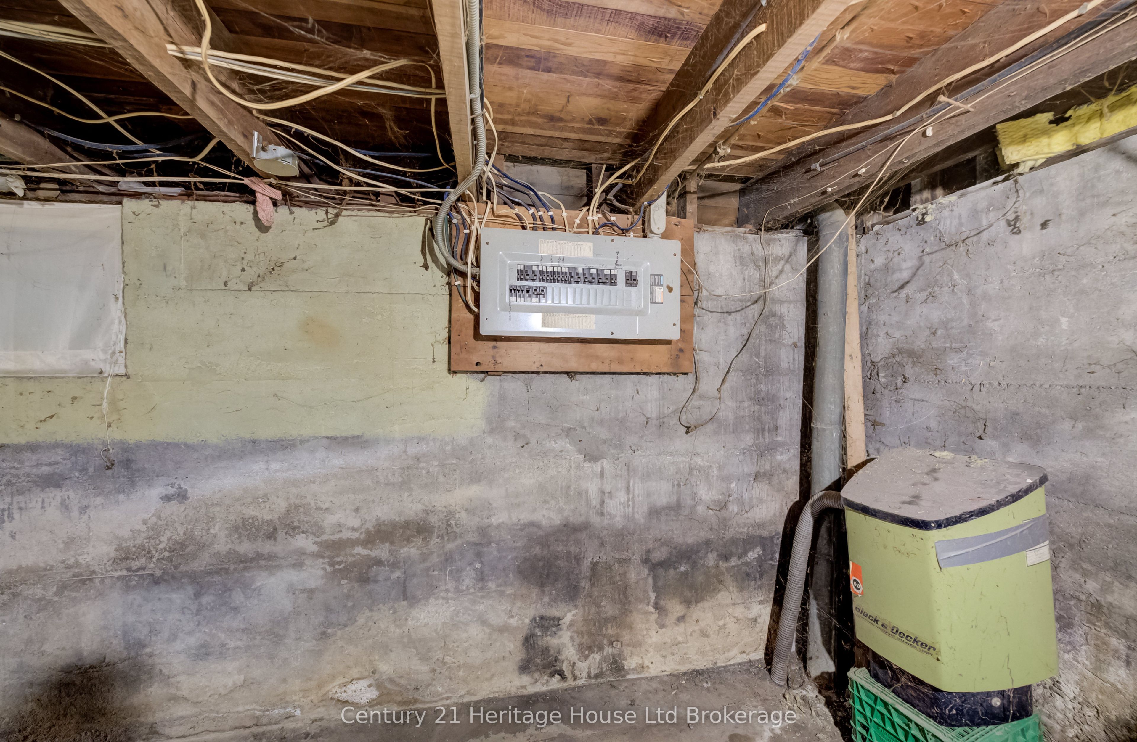 18 William Lane Property Photo 14