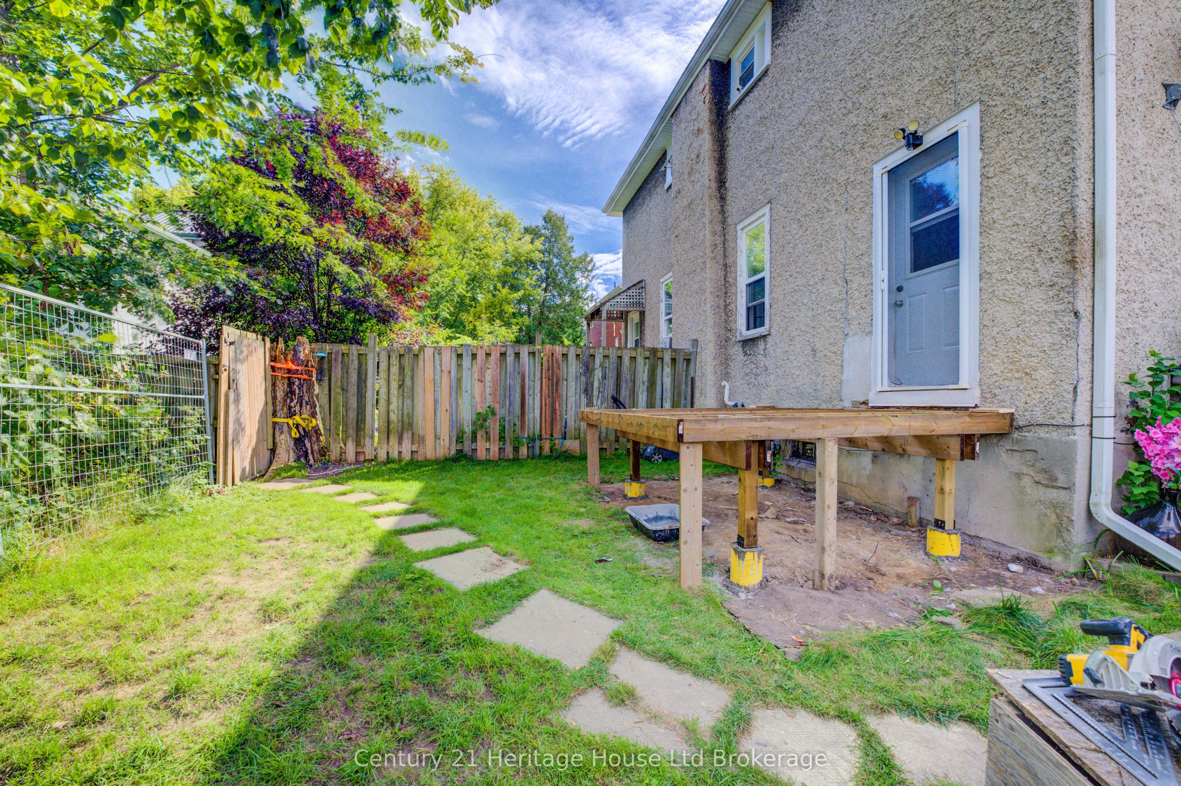 18 William Lane Property Photo 15