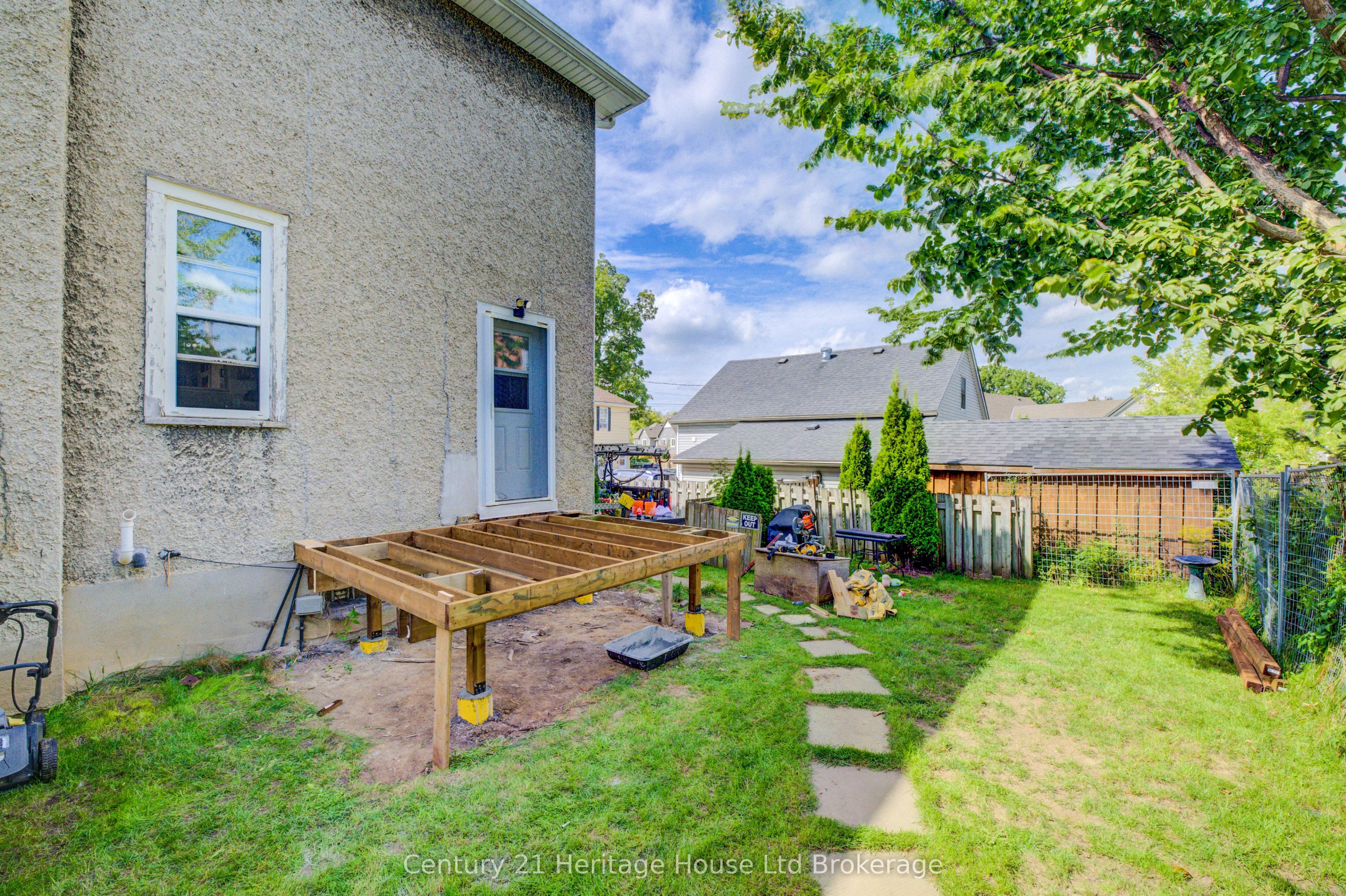 18 William Lane Property Photo 17