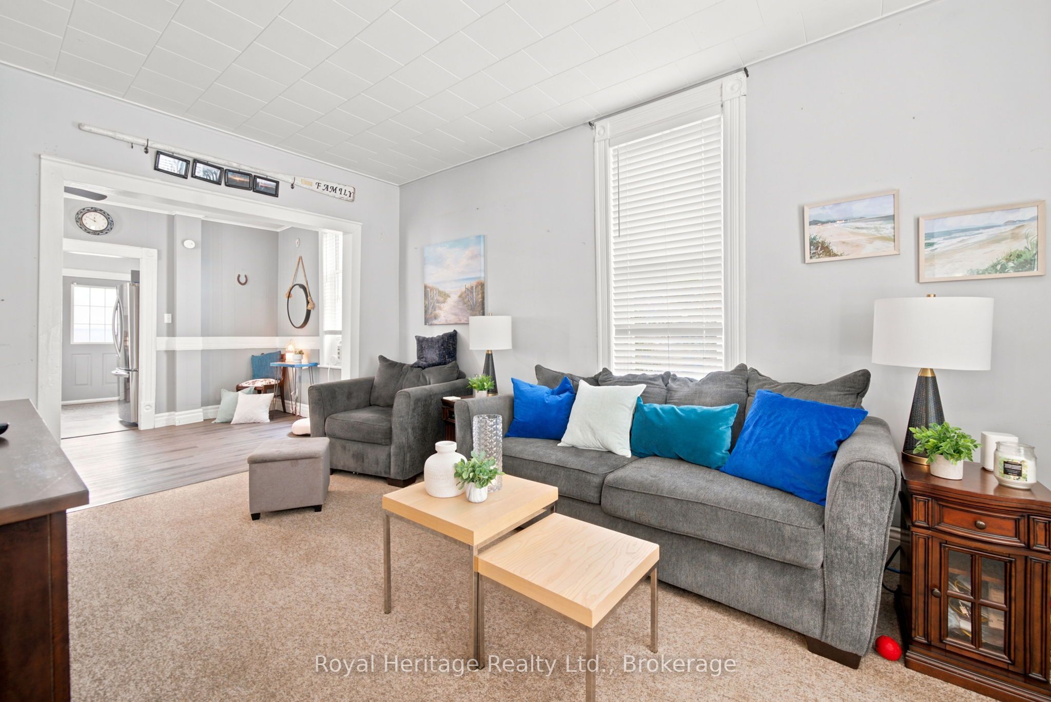 61 Lindsay Street N Property Photo 6