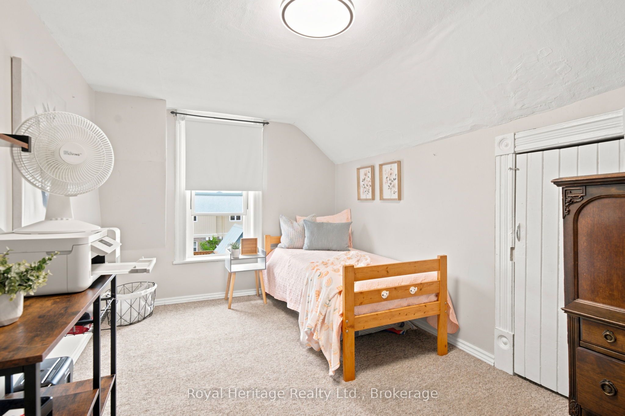 61 Lindsay Street N Property Photo 20