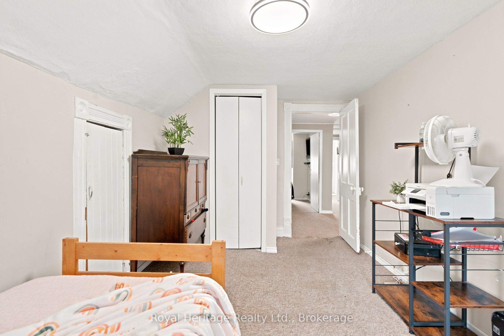 61 Lindsay Street N Property Photo 21