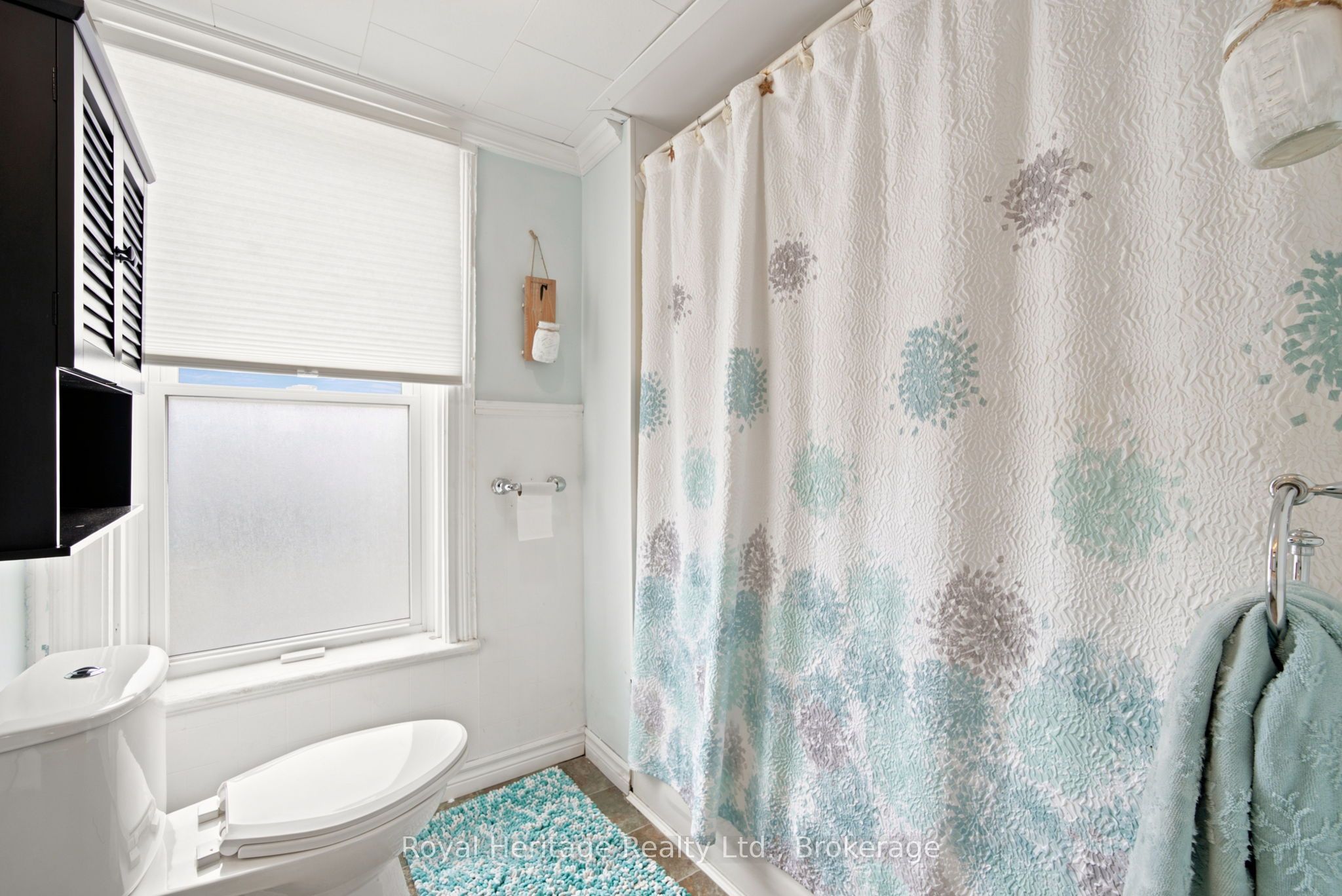 61 Lindsay Street N Property Photo 25
