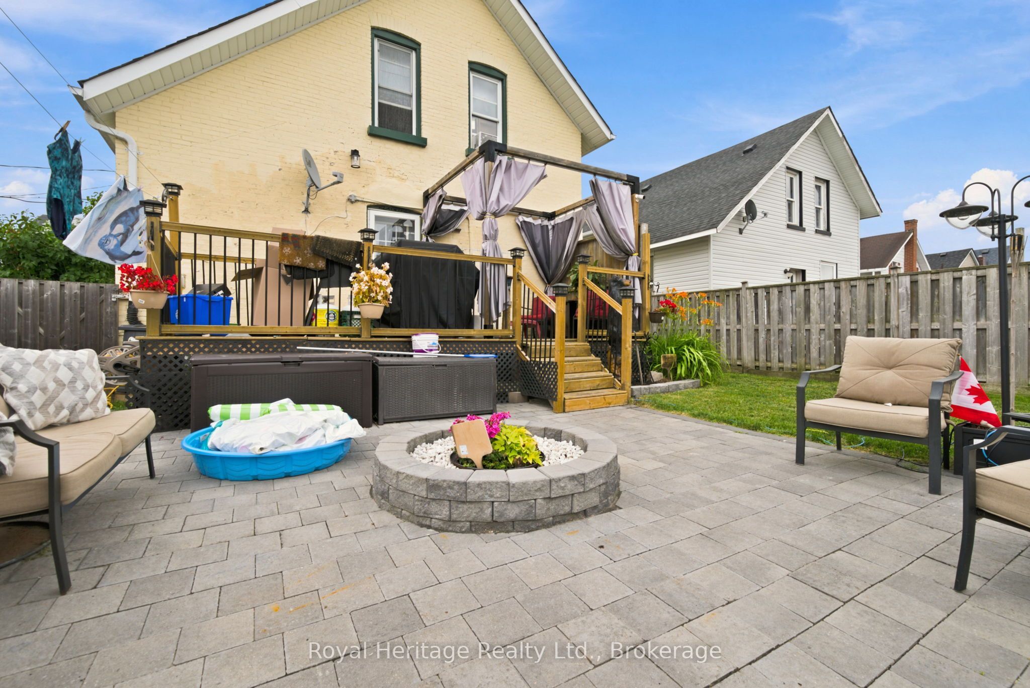 61 Lindsay Street N Property Photo 32