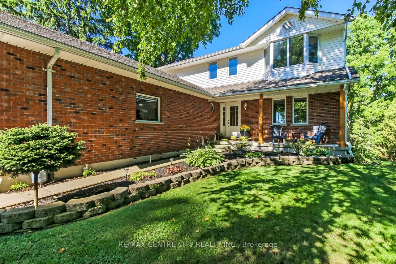 37450 Lake Line Property Photo 3