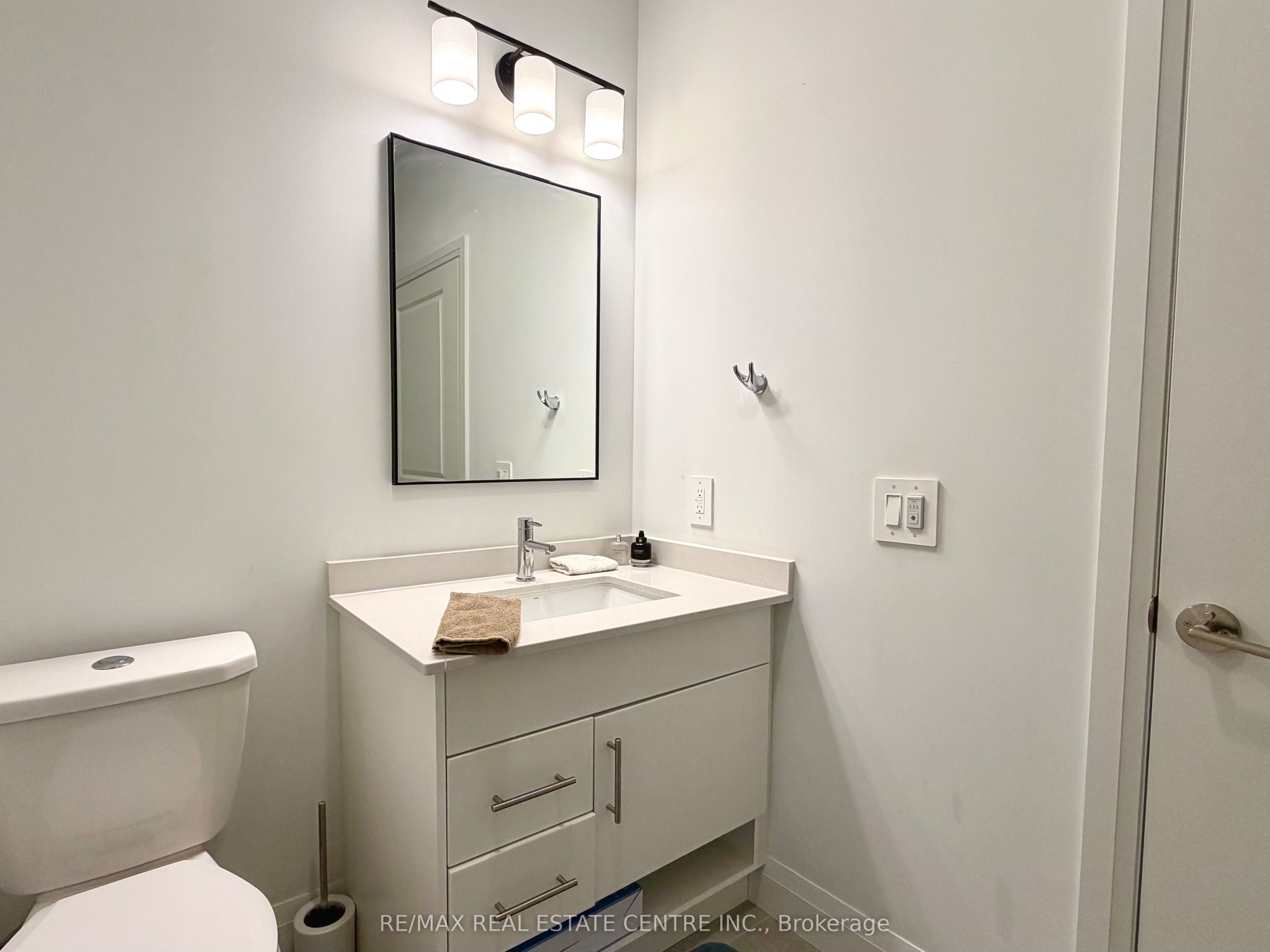 1333 Weber Street E 106 Property Photo 23