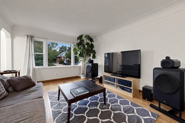 357 East 17th Street Property Photo 5