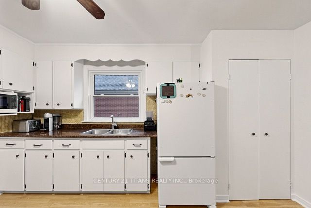 357 East 17th Street Property Photo 11