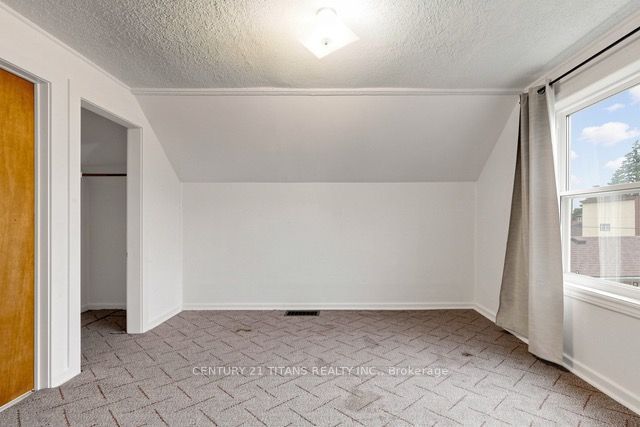 357 East 17th Street Property Photo 28