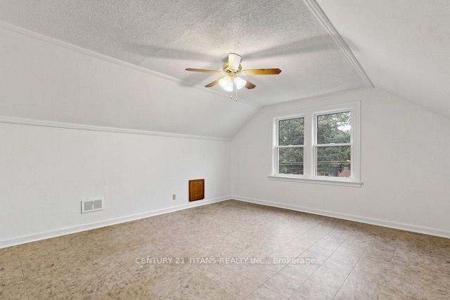 357 East 17th Street Property Photo 32
