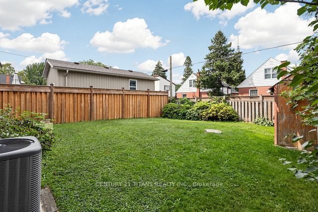 357 East 17th Street Property Photo 41