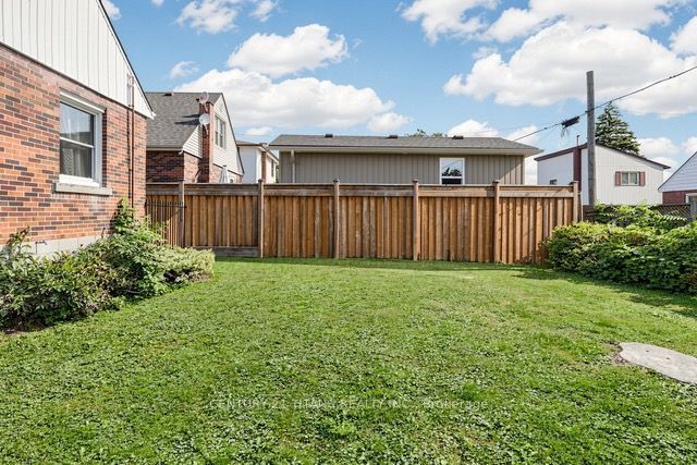 357 East 17th Street Property Photo 42