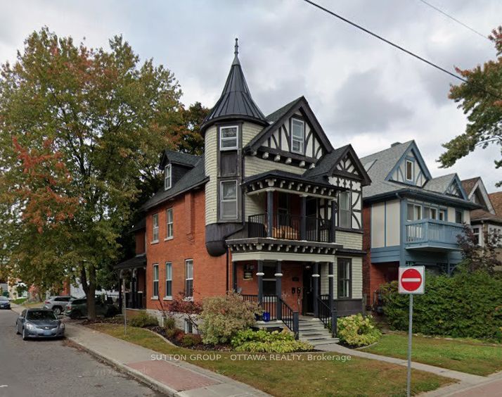 607 Maclaren Street Property Photo 1