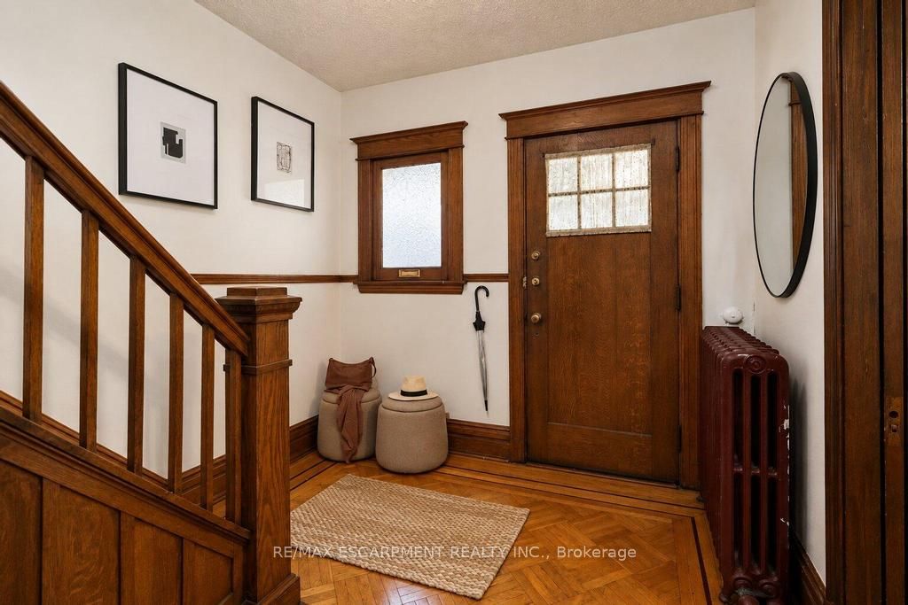 61 Garfield Avenue S Property Photo 3