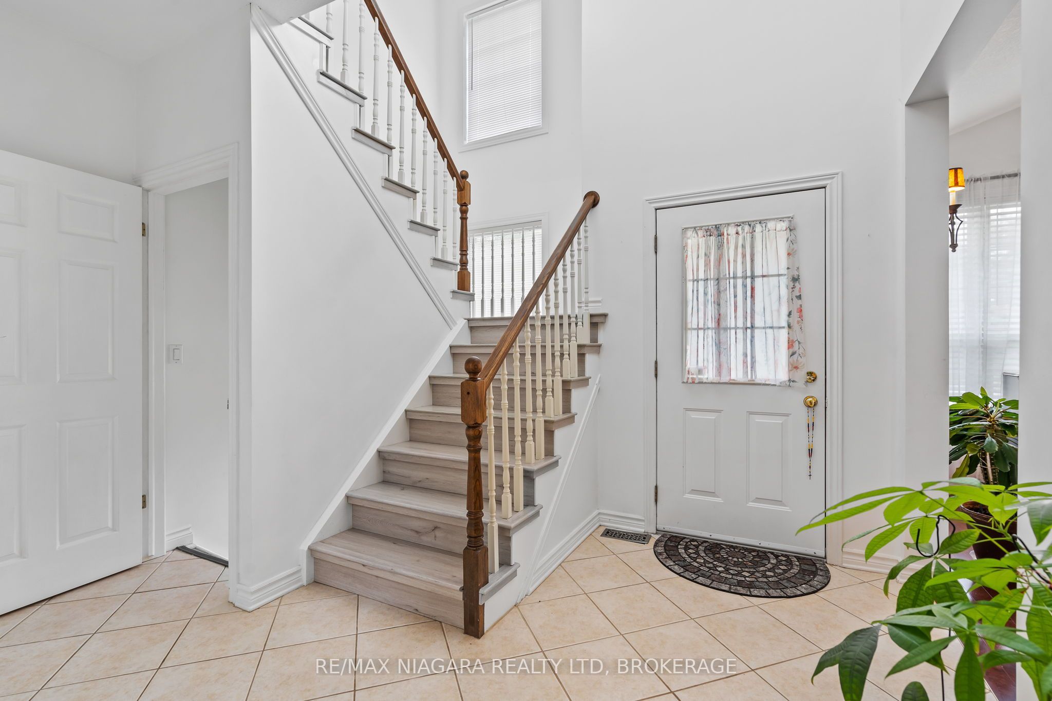 1448 Niagara Stone Road 17 Property Photo 4