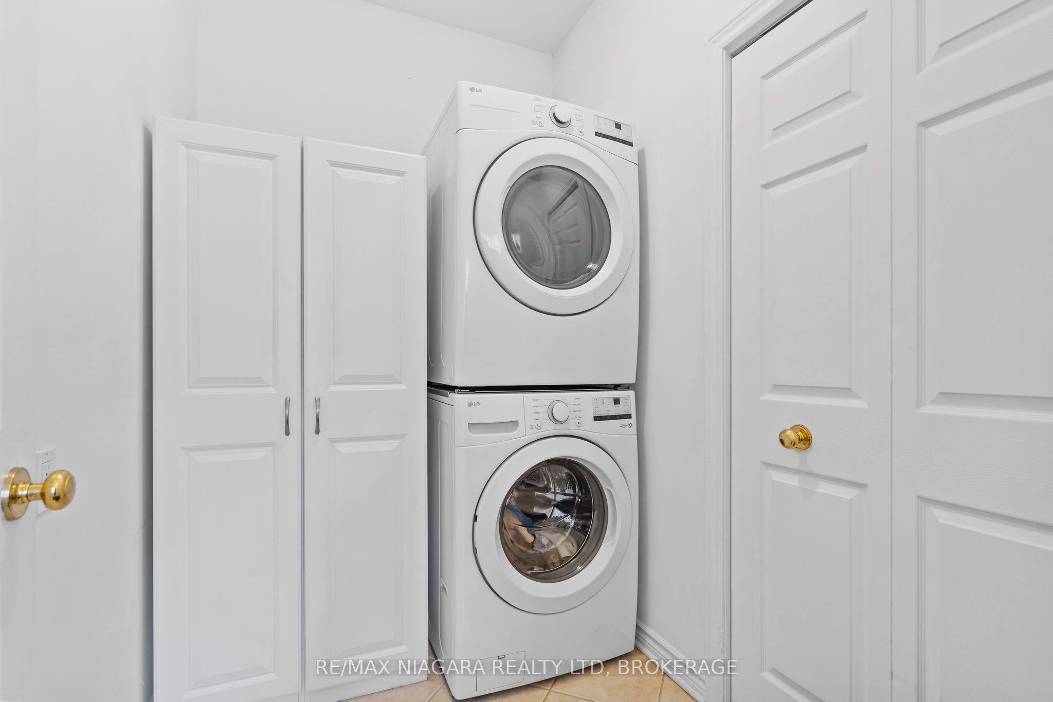 1448 Niagara Stone Road 17 Property Photo 12