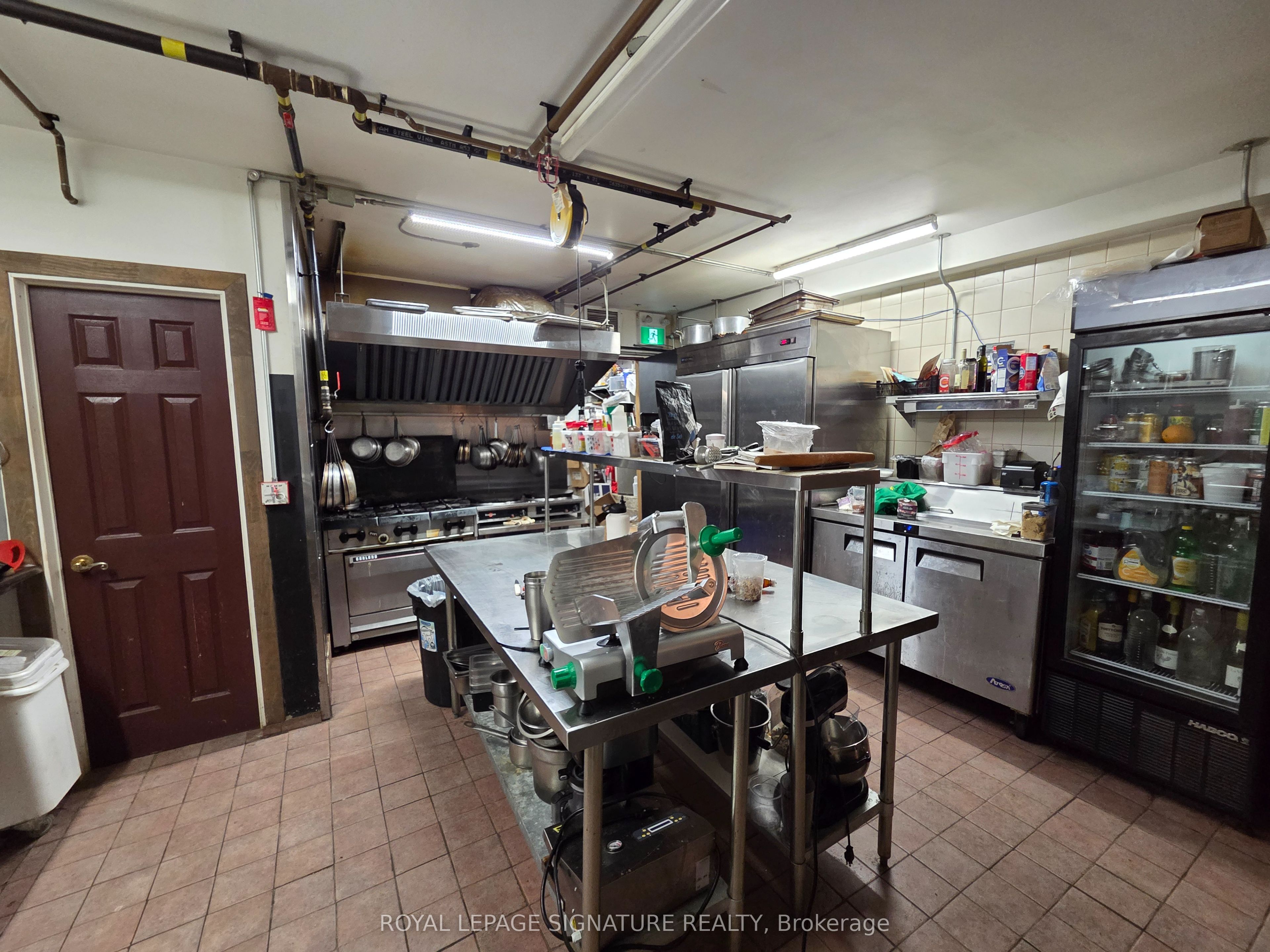 138 Main Street W 103 Property Photo 11