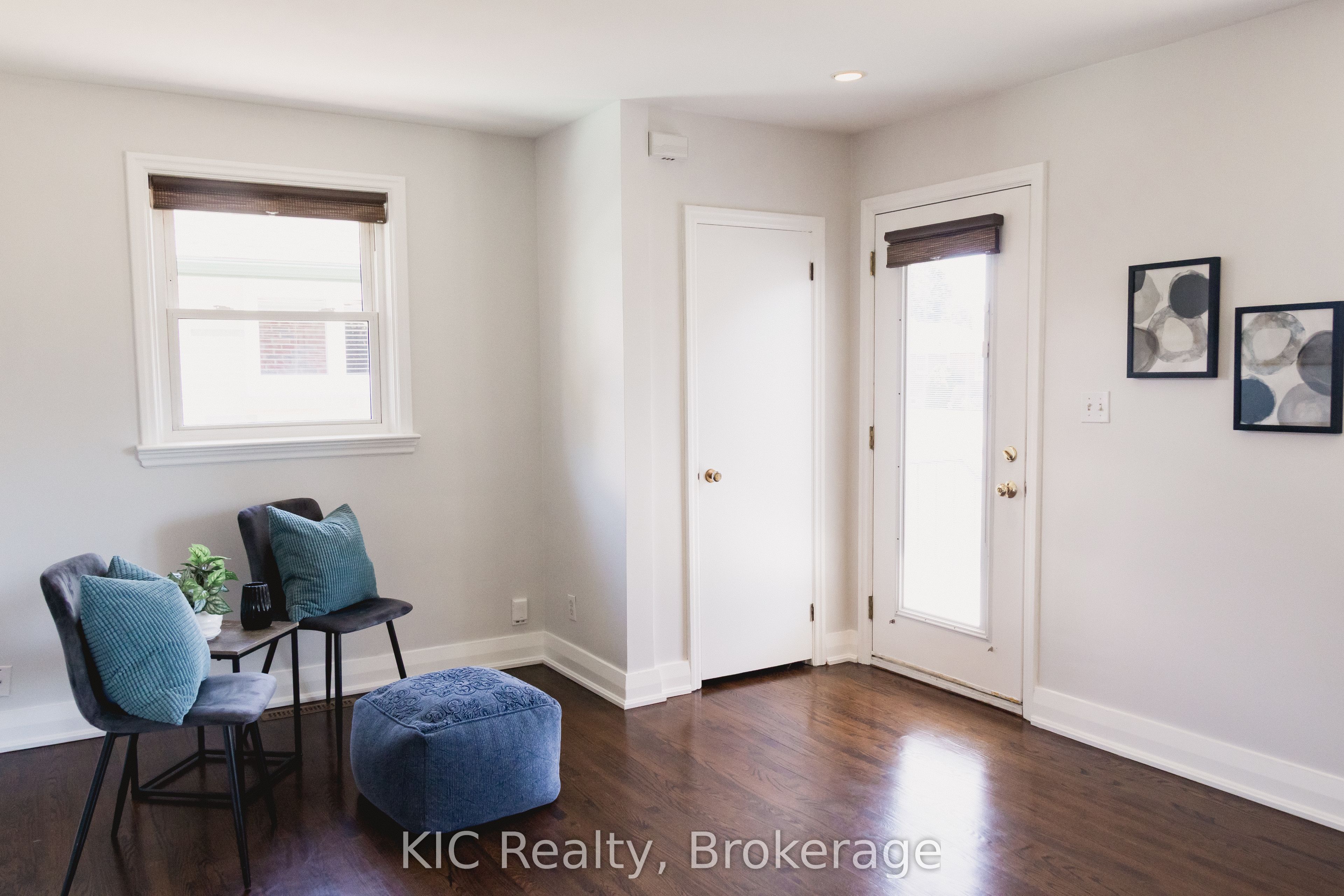 572 Shirley Street Property Photo 6