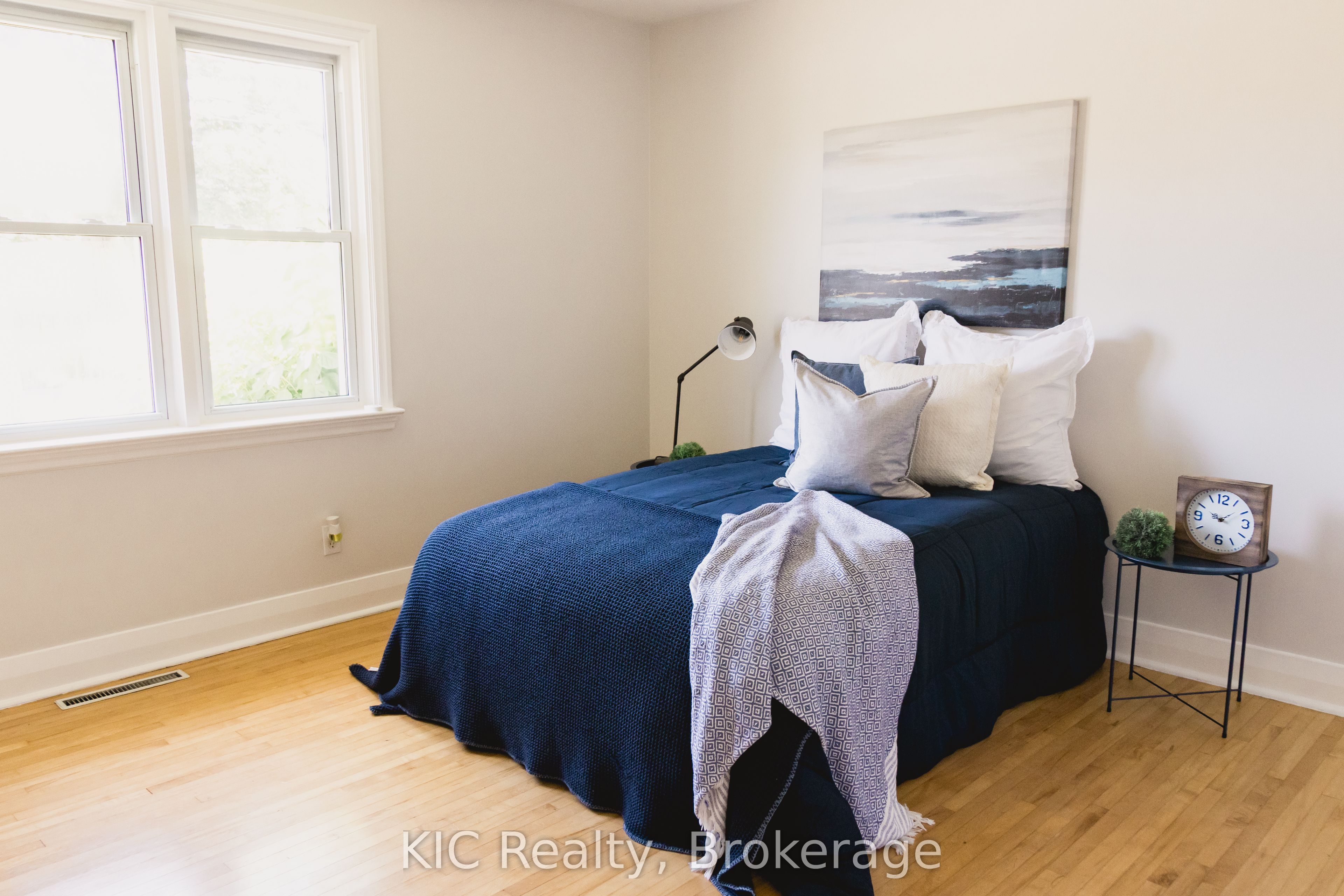 572 Shirley Street Property Photo 12