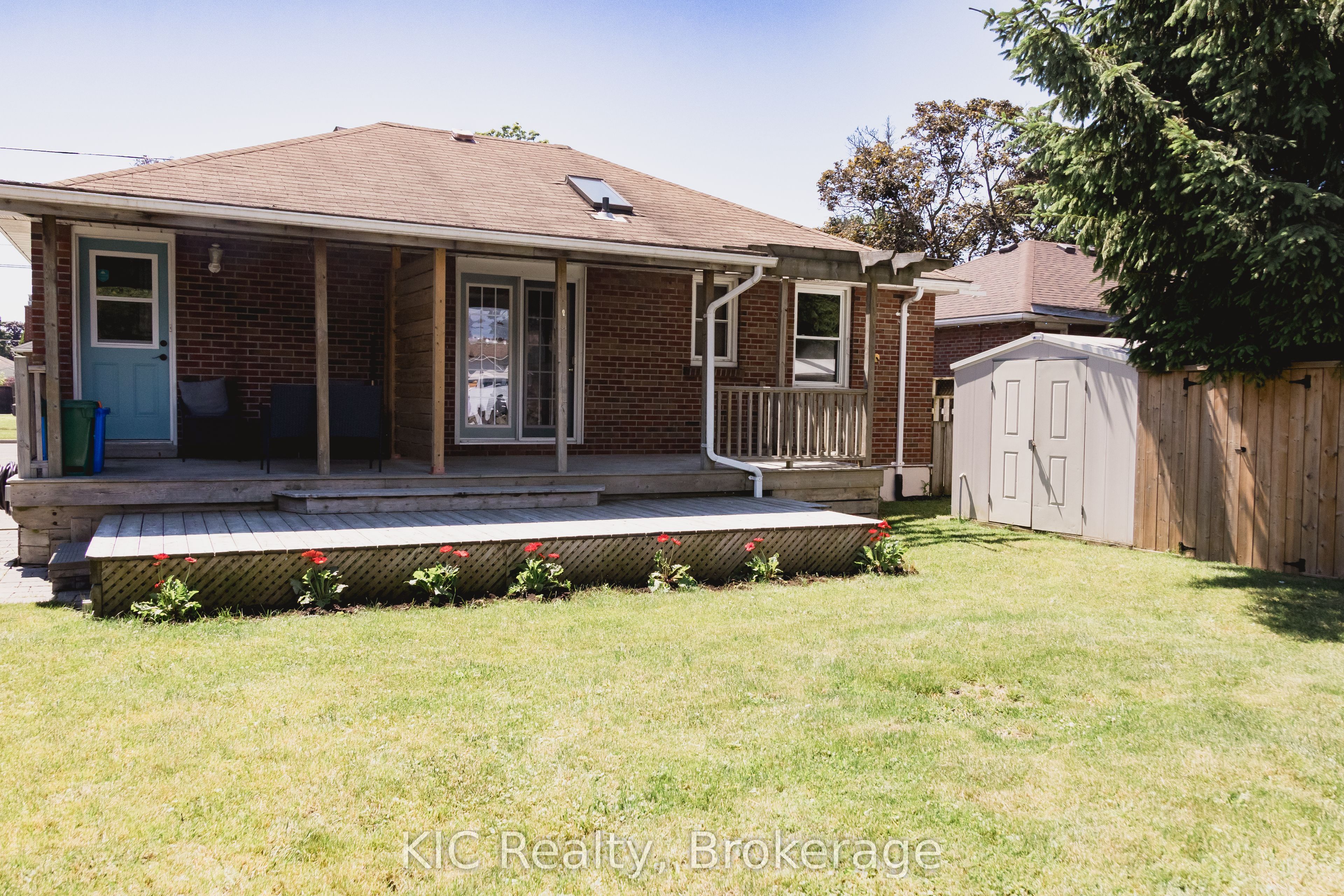572 Shirley Street Property Photo 18