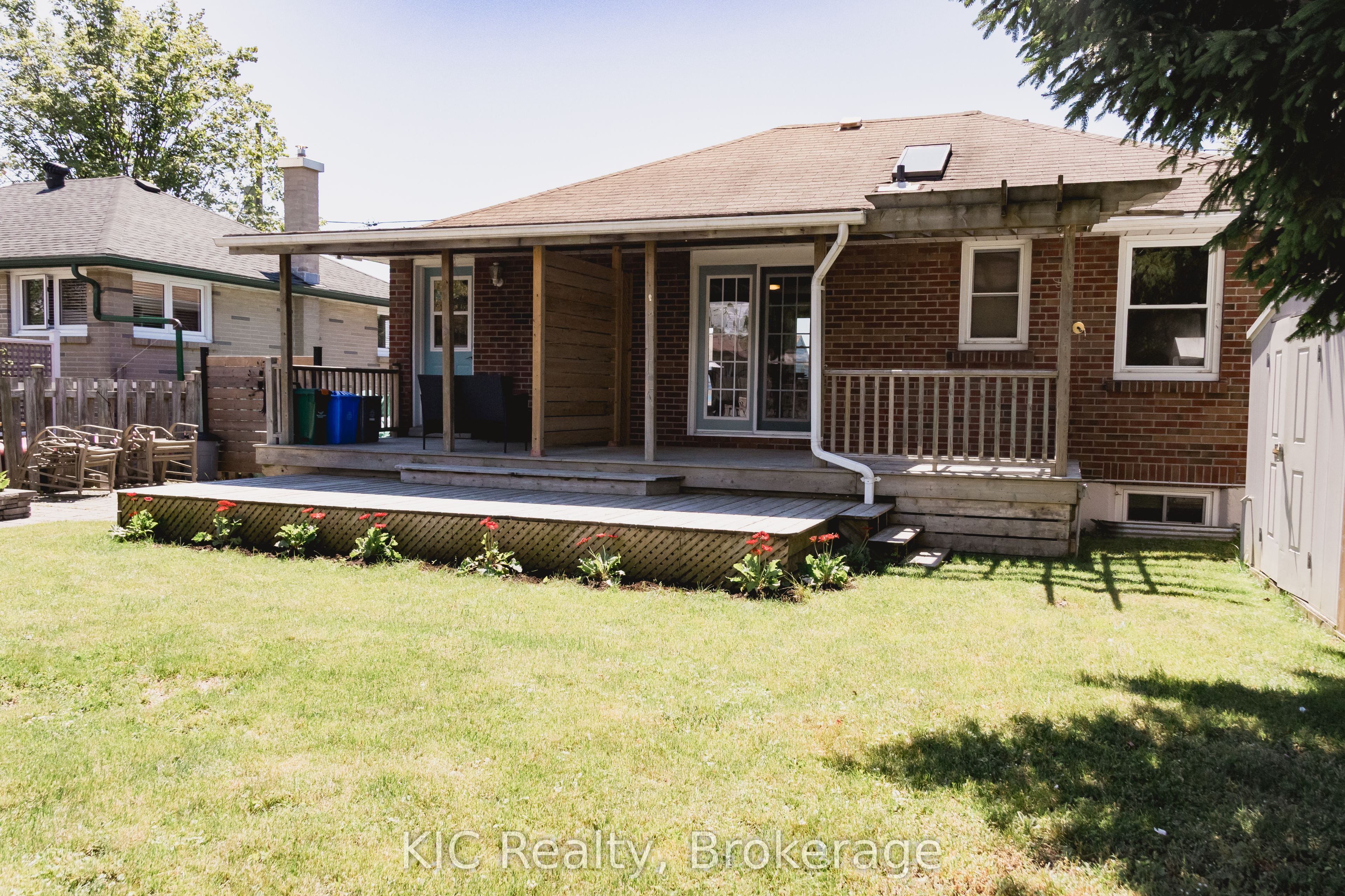 572 Shirley Street Property Photo 19
