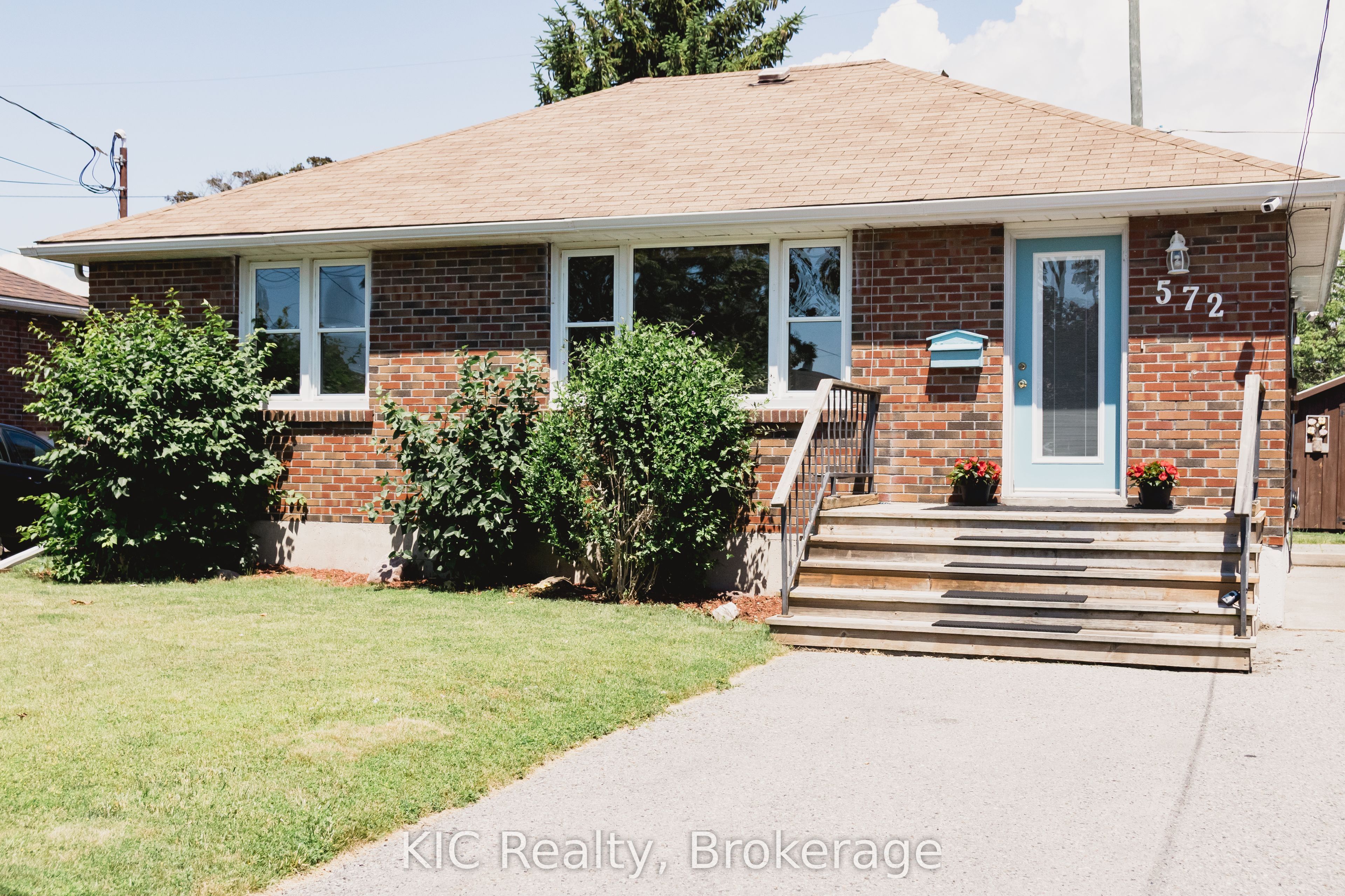 572 Shirley Street Property Photo 21