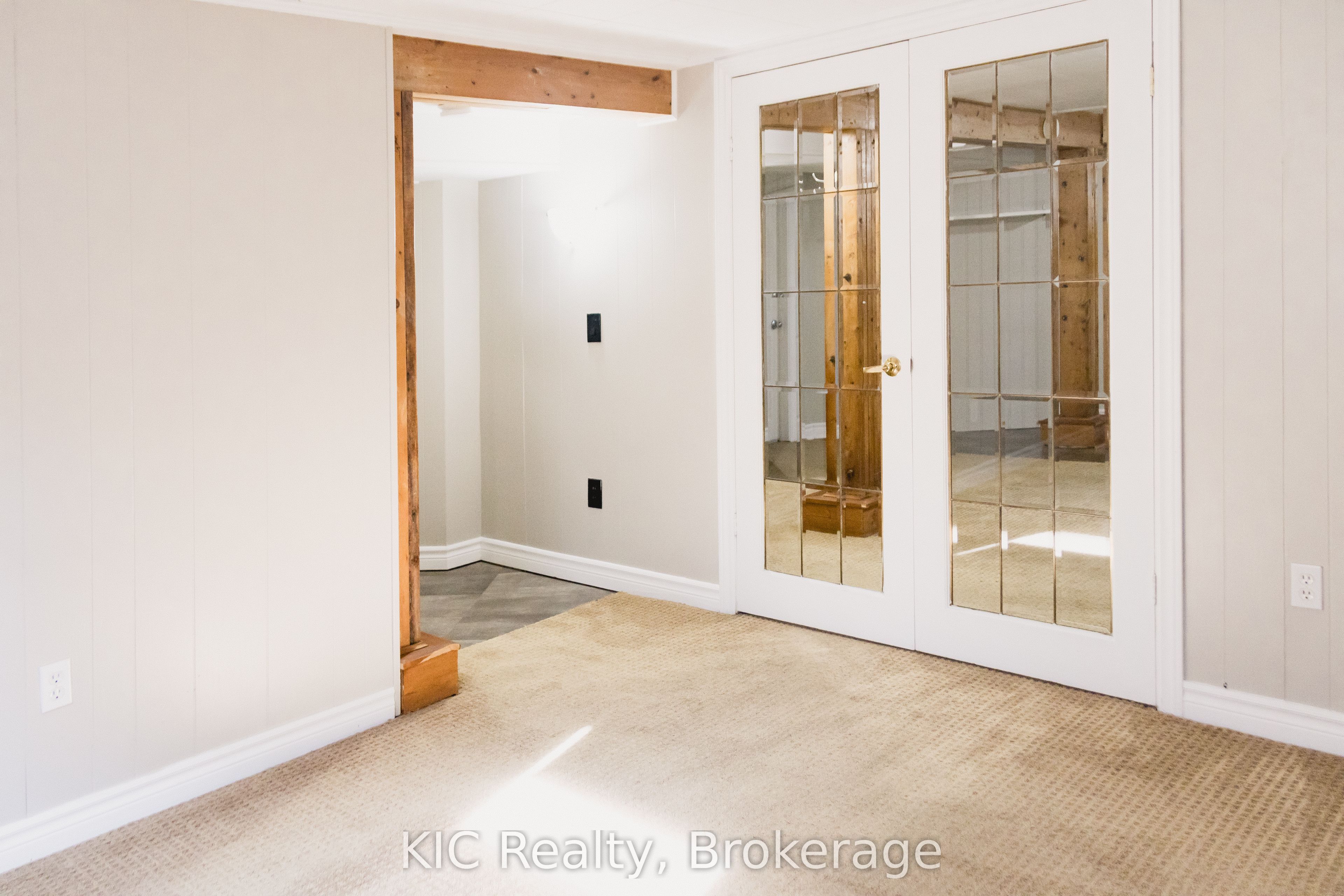 572 Shirley Street Property Photo 25
