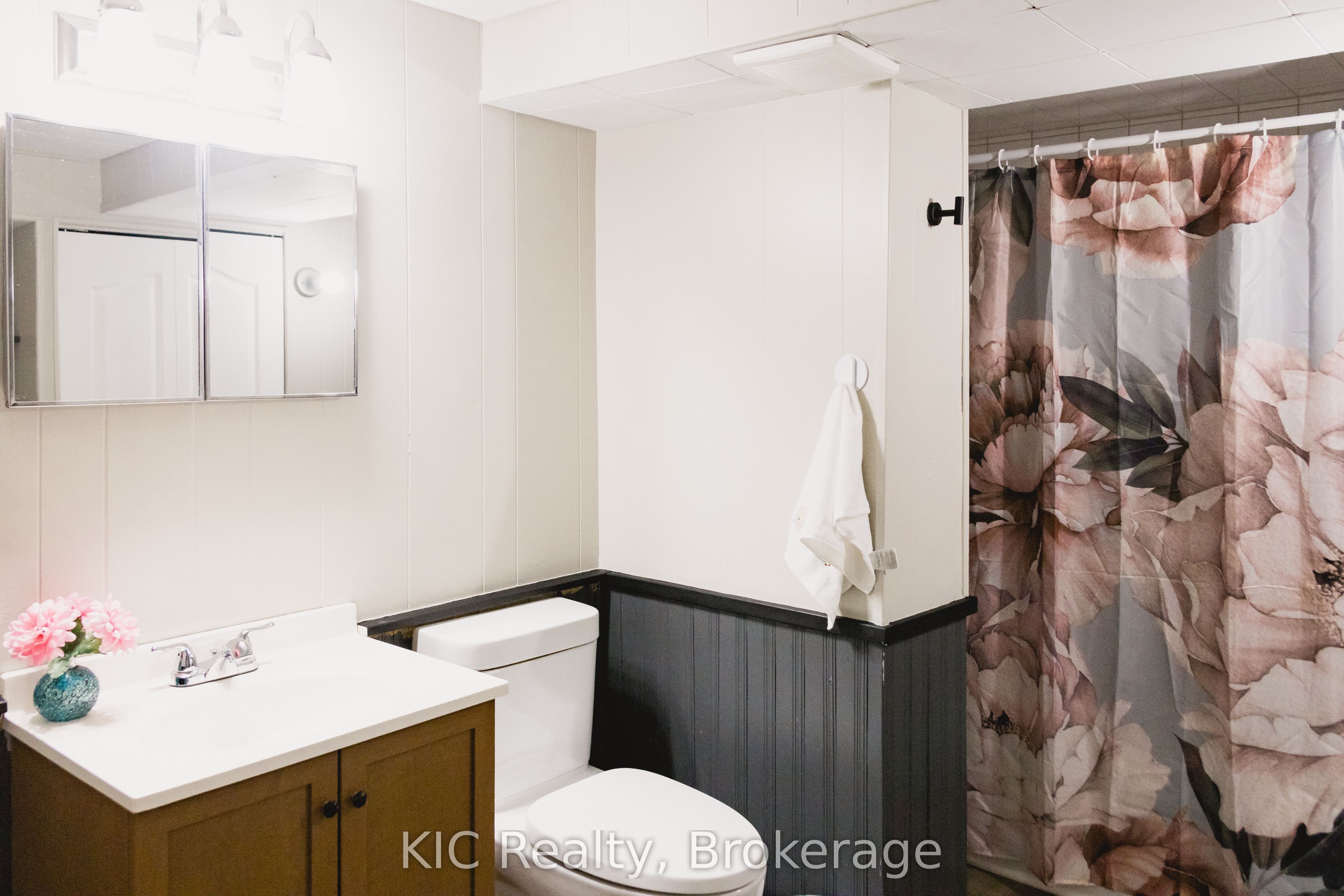 572 Shirley Street Property Photo 26
