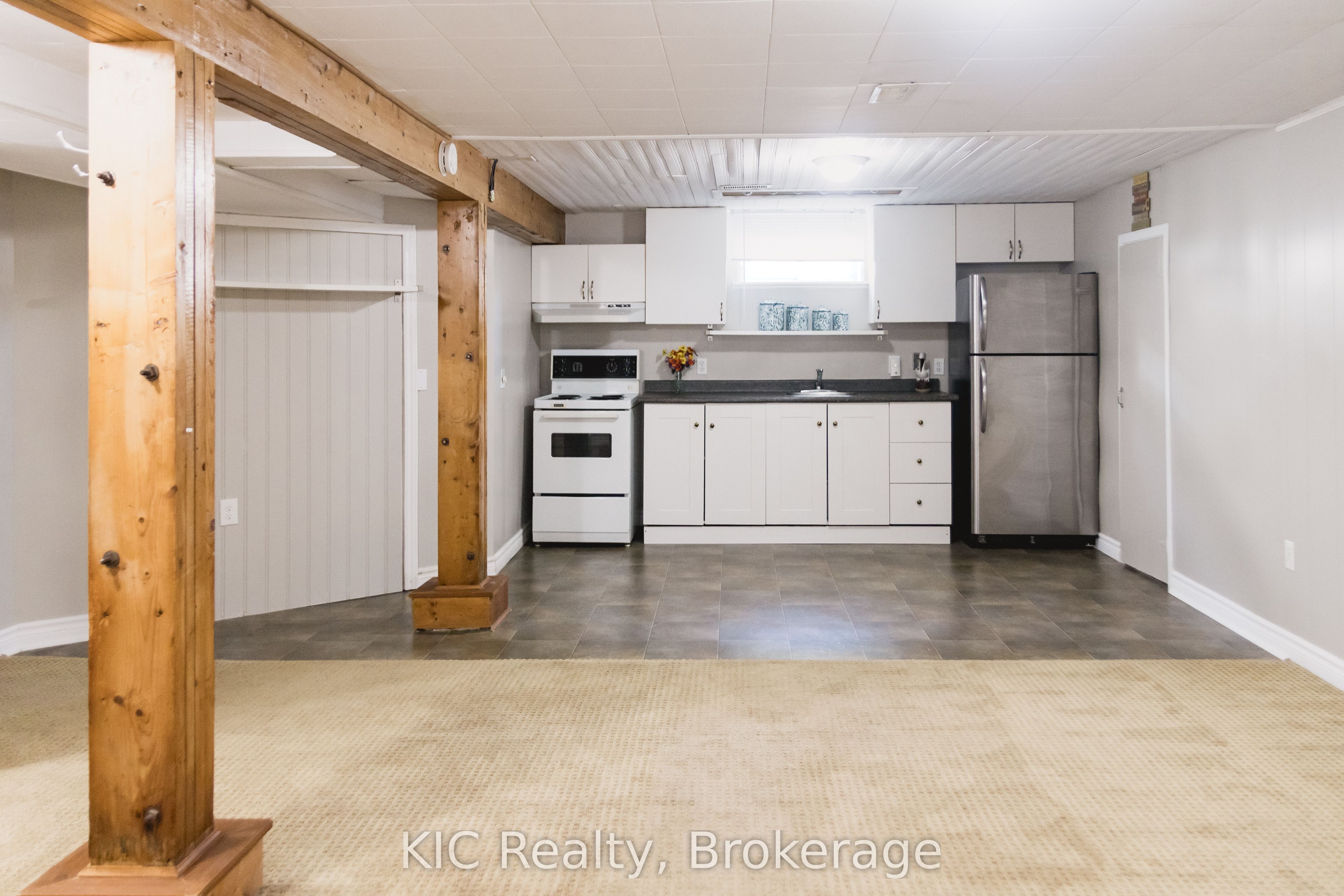 572 Shirley Street Property Photo 27