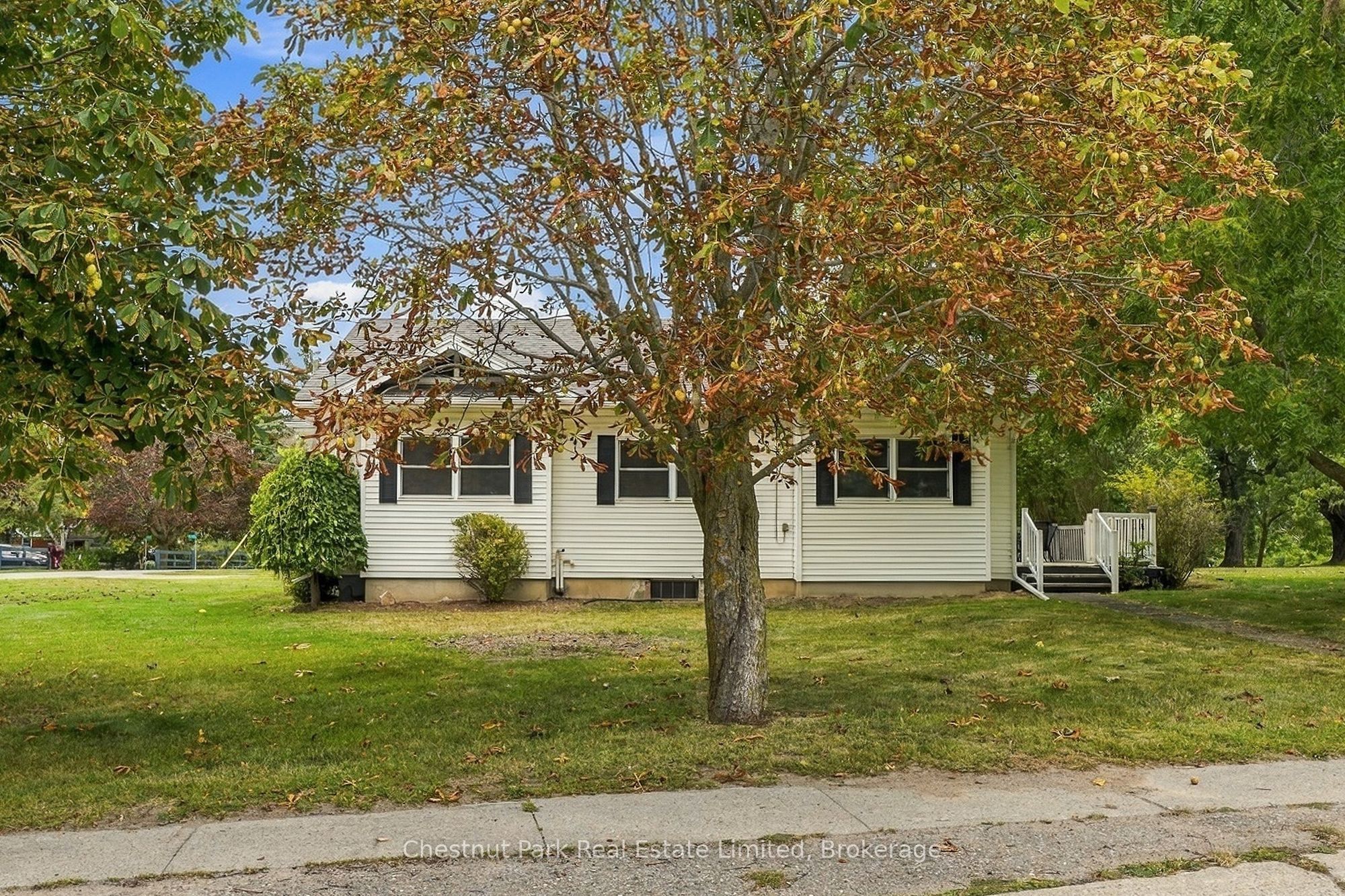 10 Northport Street Property Photo 2